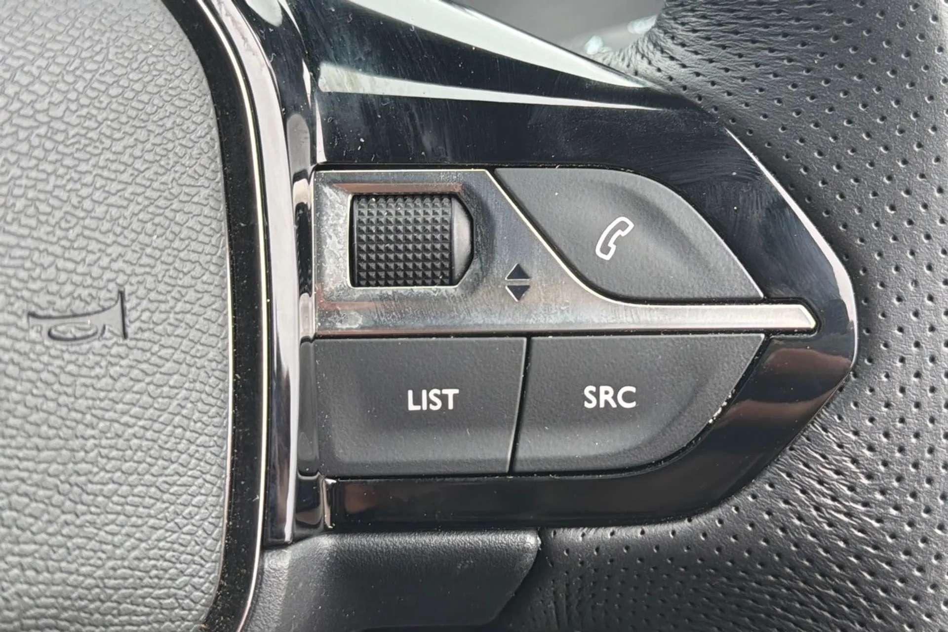 2021 PEUGEOT 2008 2021 PEUGEOT 2008
