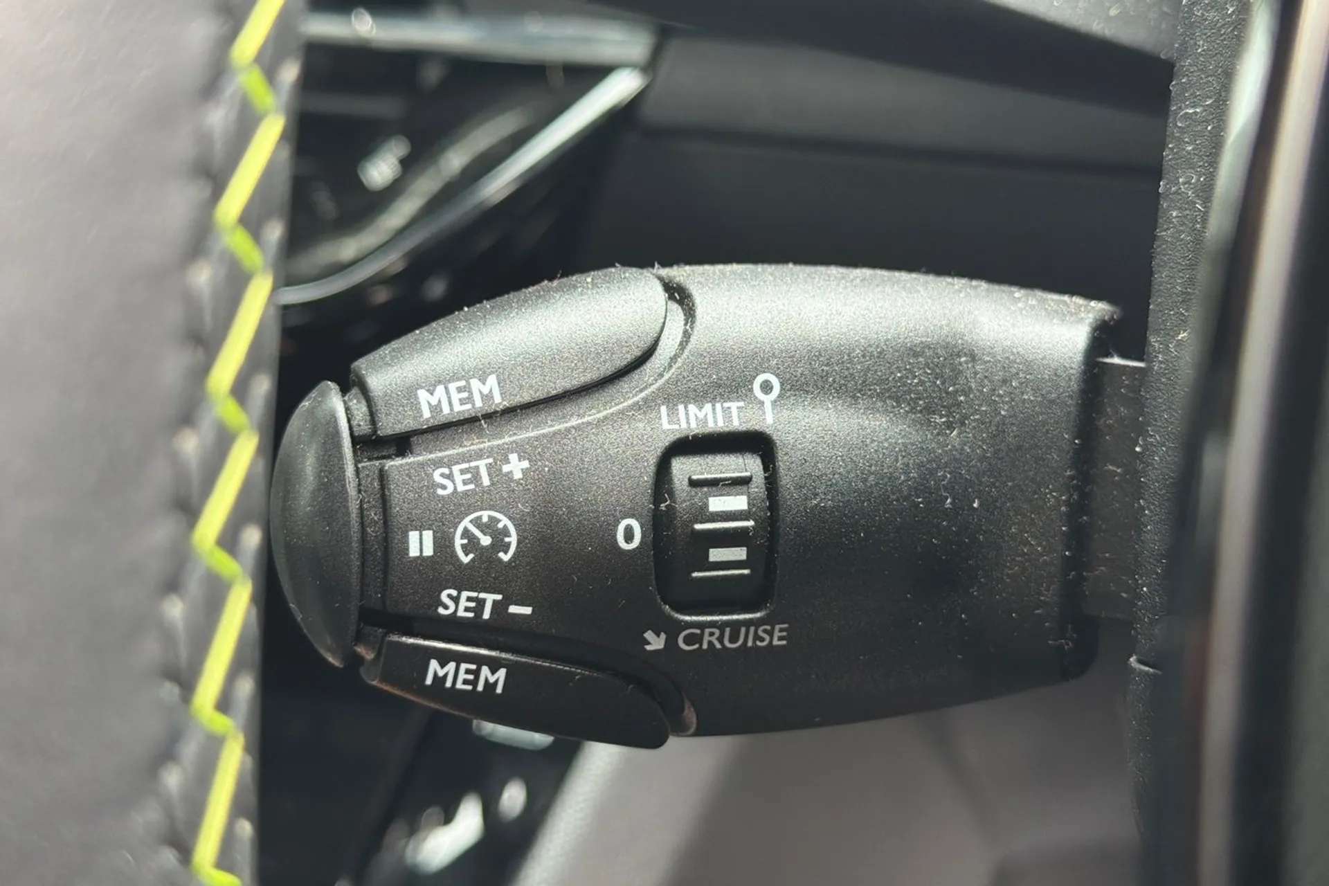 2021 PEUGEOT 2008 2021 PEUGEOT 2008