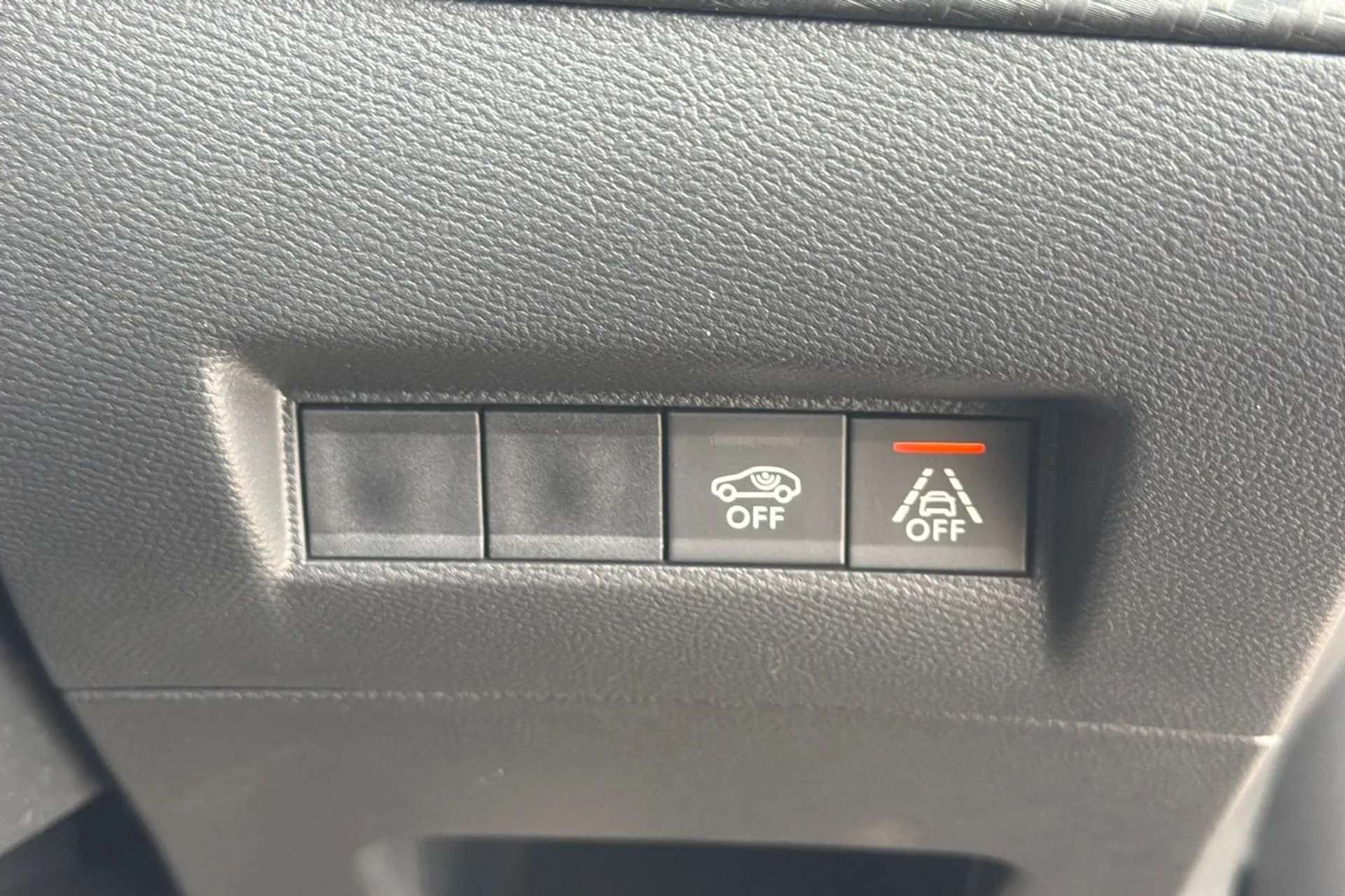 2021 PEUGEOT 2008 2021 PEUGEOT 2008