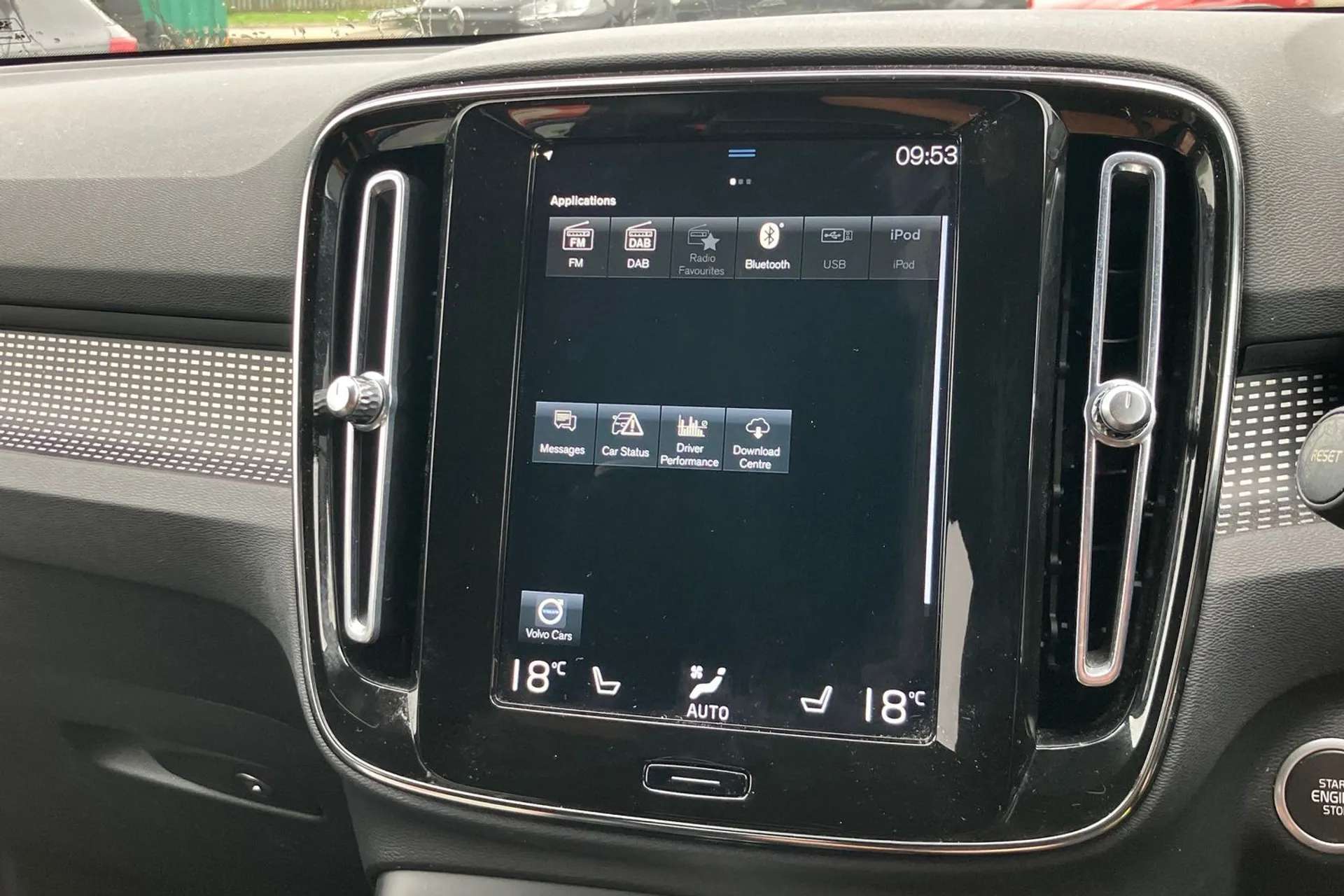 2020 VOLVO XC40 2020 VOLVO XC40