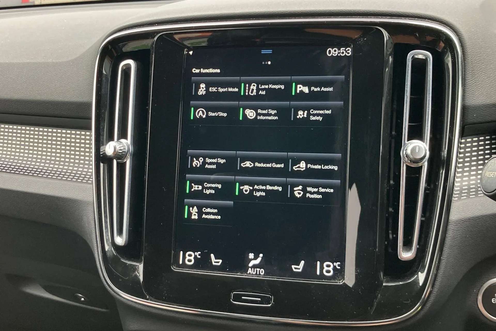 2020 VOLVO XC40 2020 VOLVO XC40