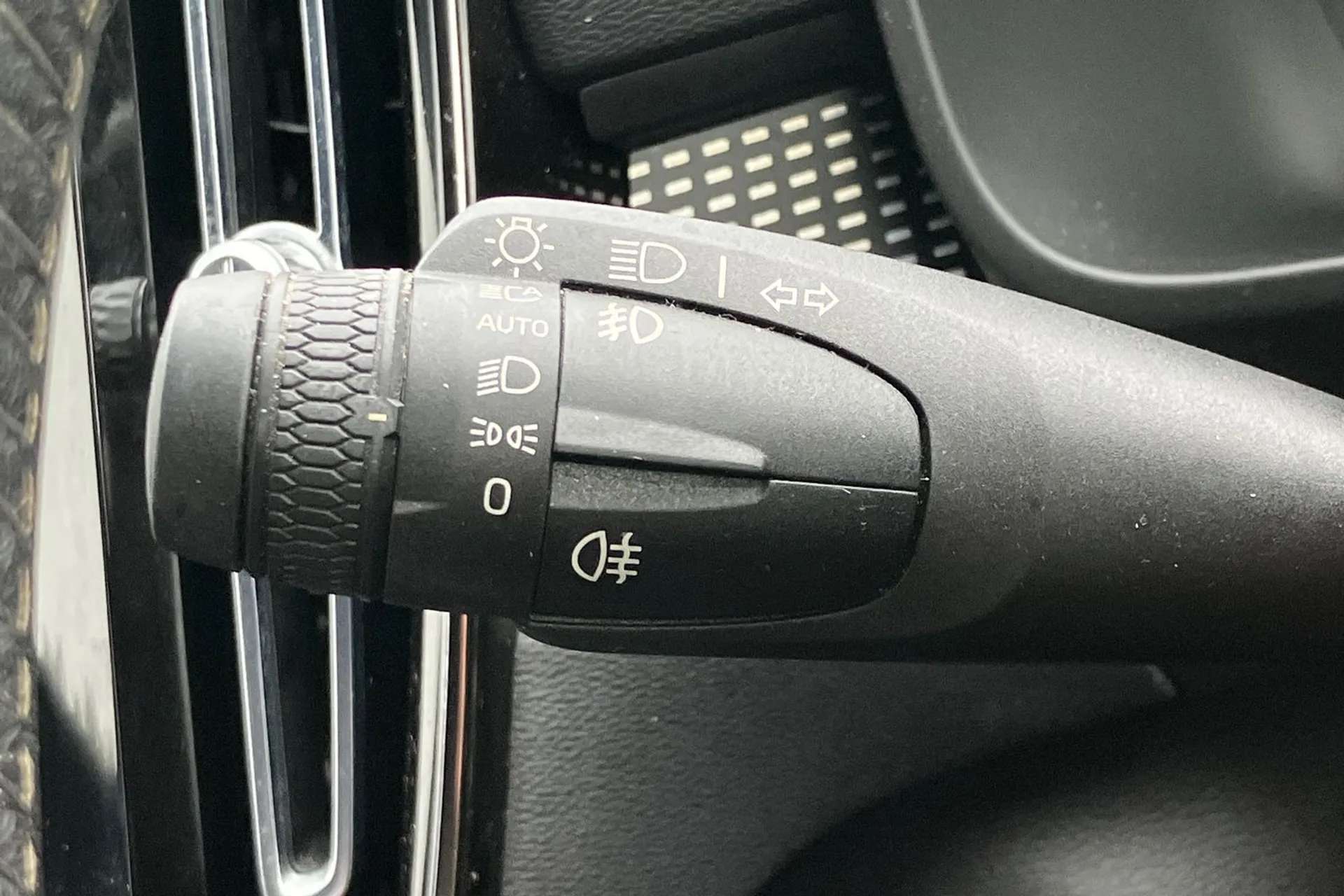 2020 VOLVO XC40 2020 VOLVO XC40