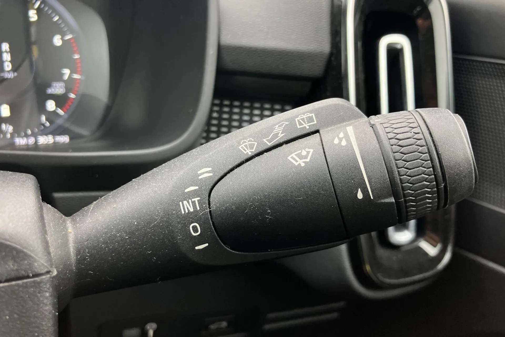 2020 VOLVO XC40 2020 VOLVO XC40
