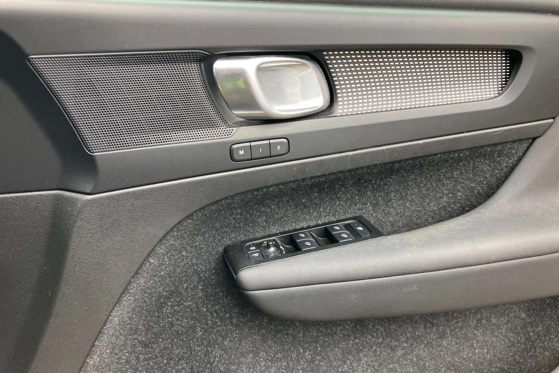 2020 VOLVO XC40 2020 VOLVO XC40