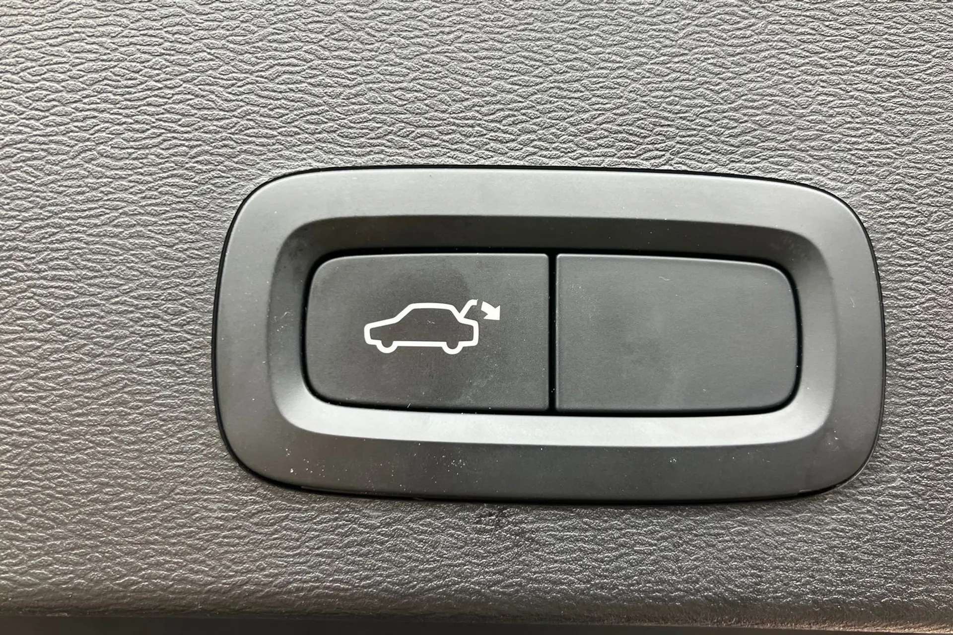 2020 VOLVO XC40 2020 VOLVO XC40