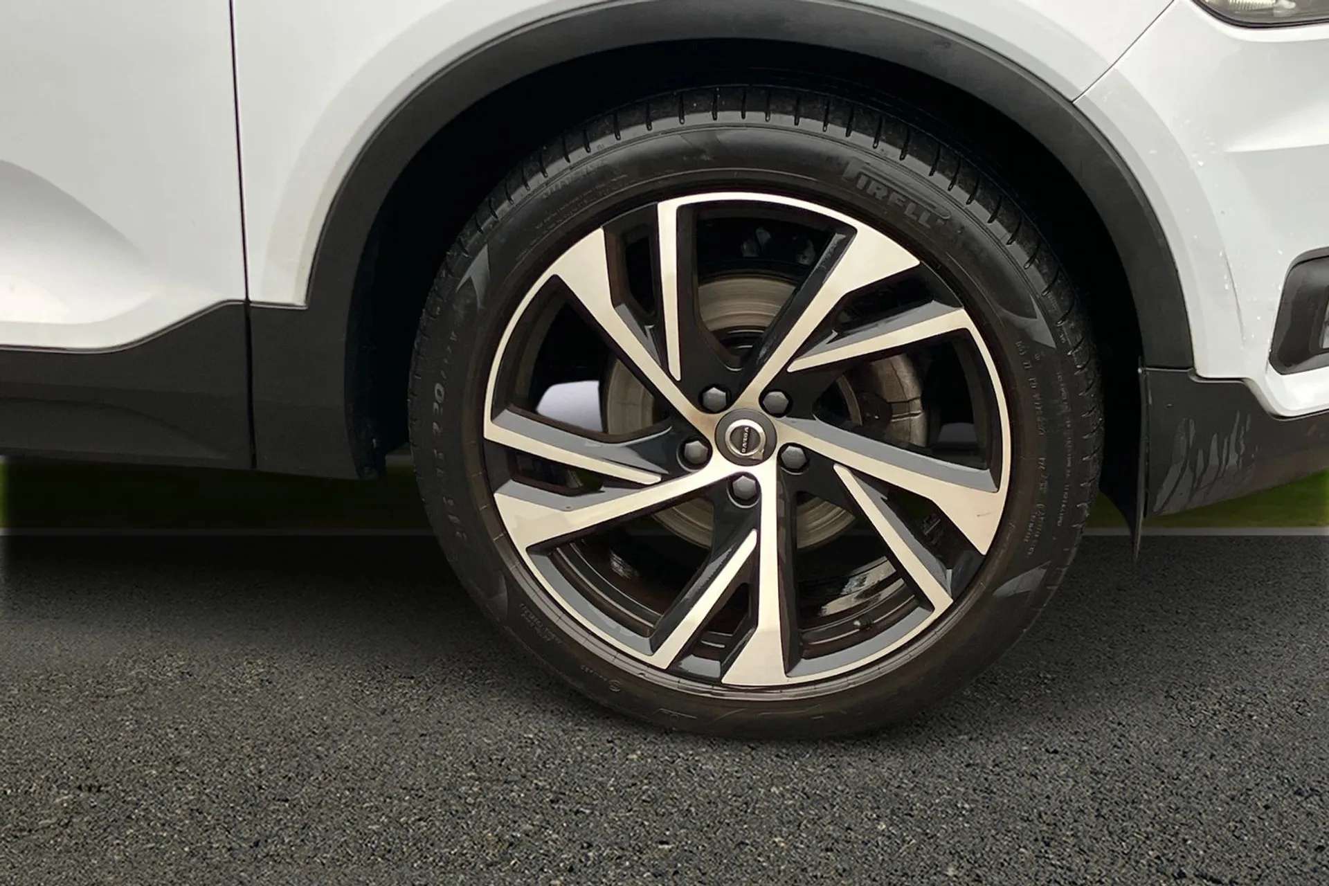 2020 VOLVO XC40 2020 VOLVO XC40