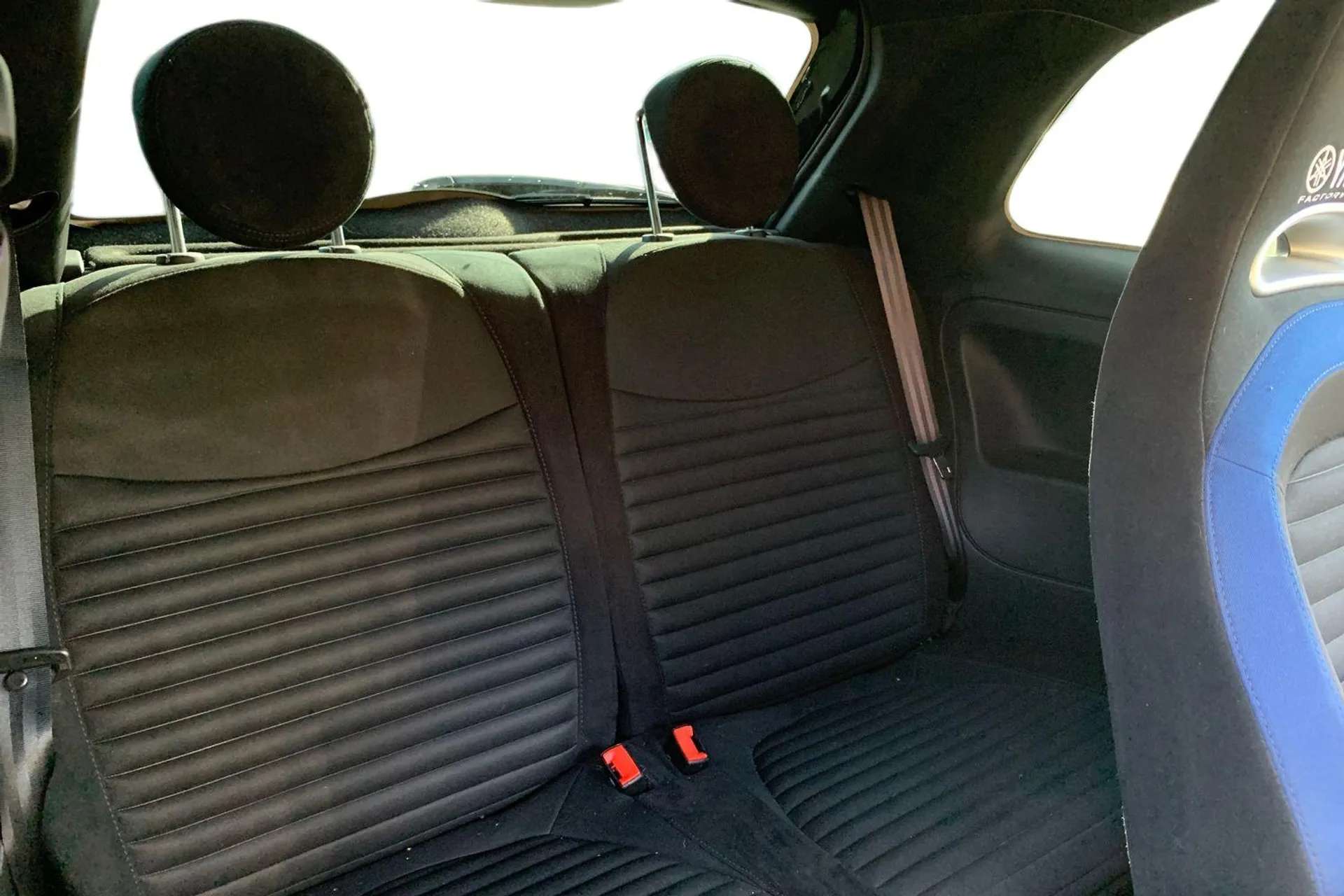 2021 ABARTH 595 2021 ABARTH 595