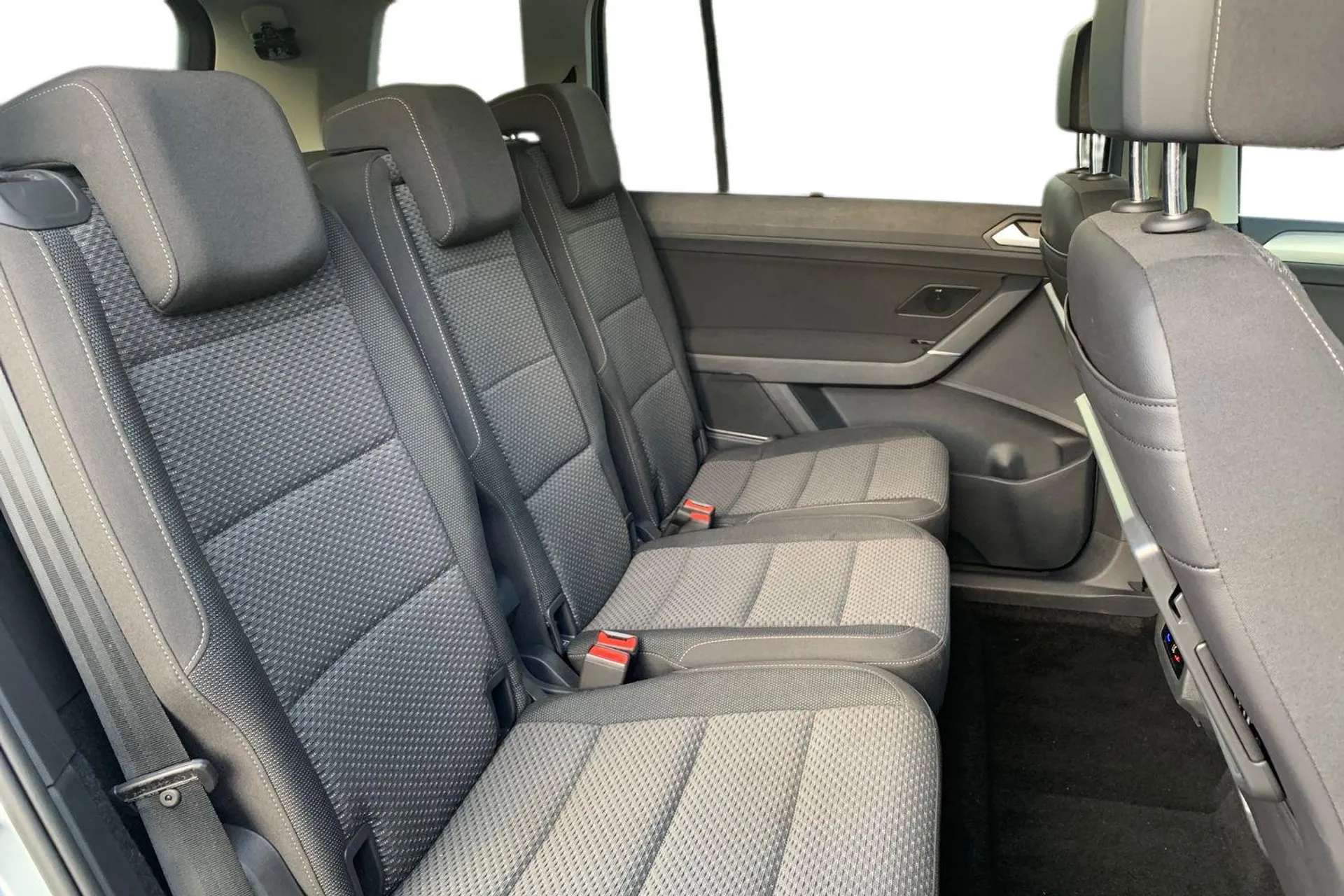 2025 VOLKSWAGEN TOURAN 2025 VOLKSWAGEN TOURAN