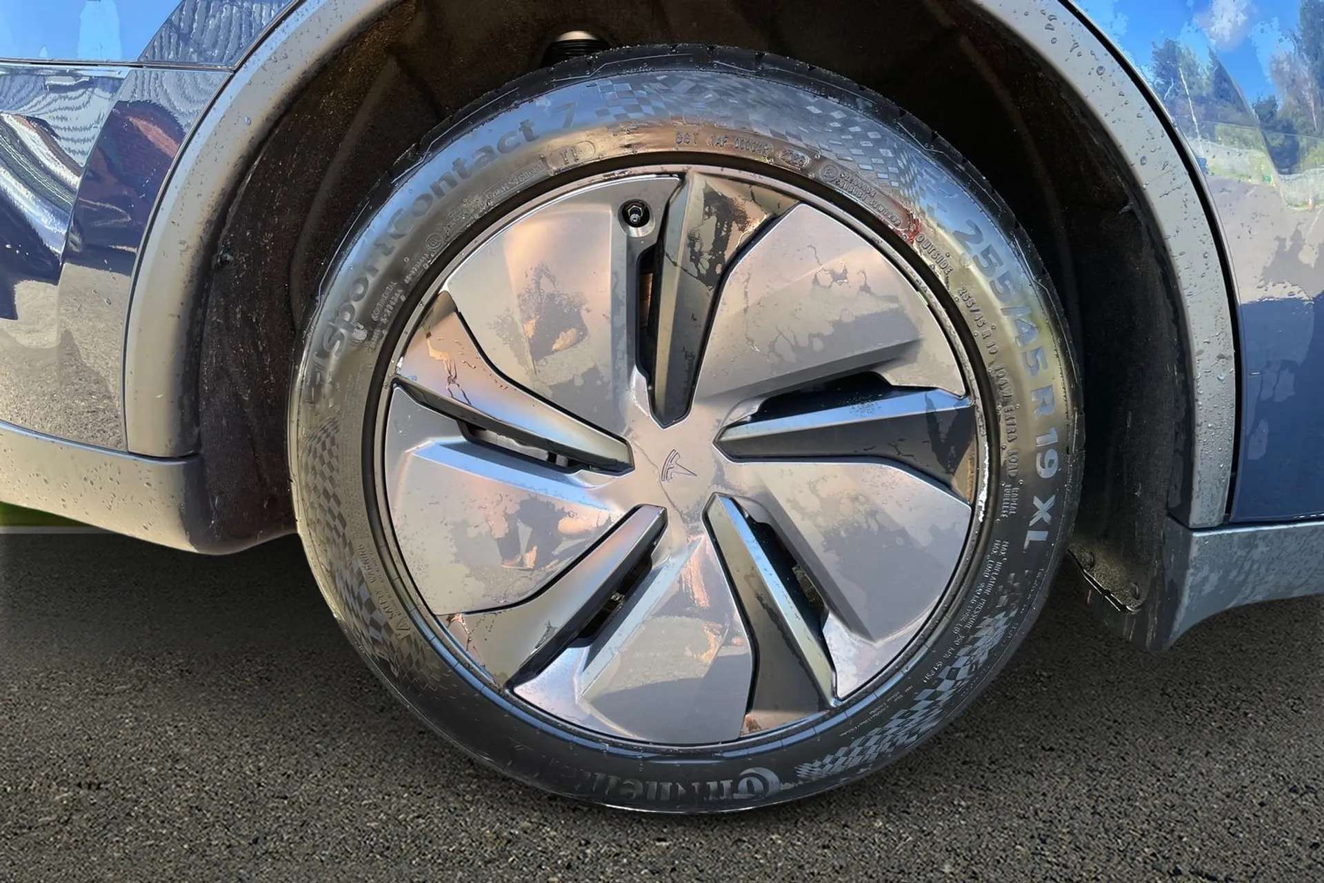 2026 TESLA MODEL Y 2026 TESLA MODEL Y