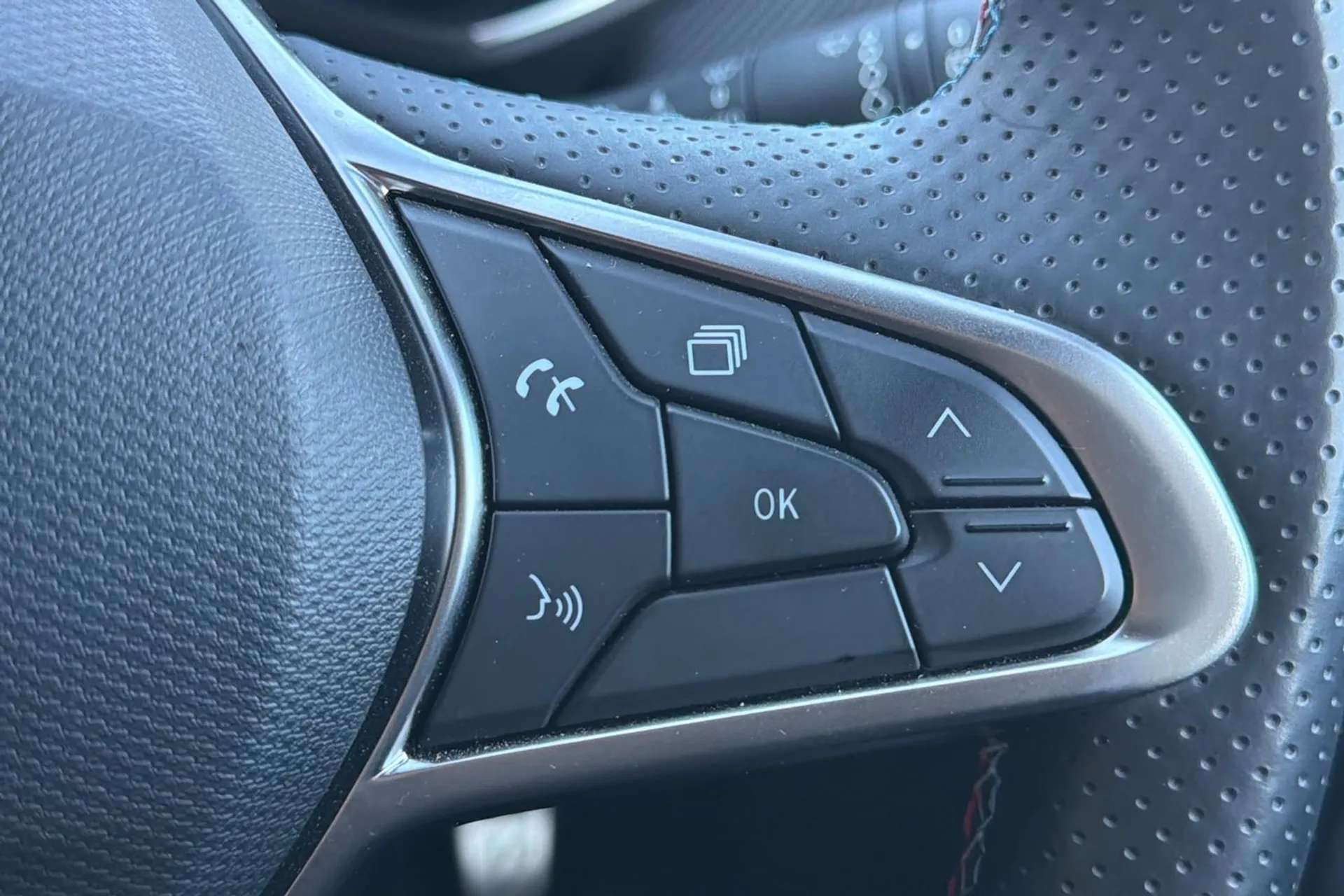 2025 RENAULT CLIO 2025 RENAULT CLIO
