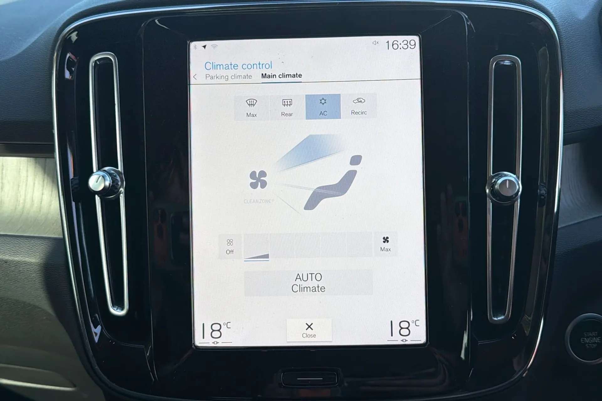 2021 VOLVO XC40 2021 VOLVO XC40