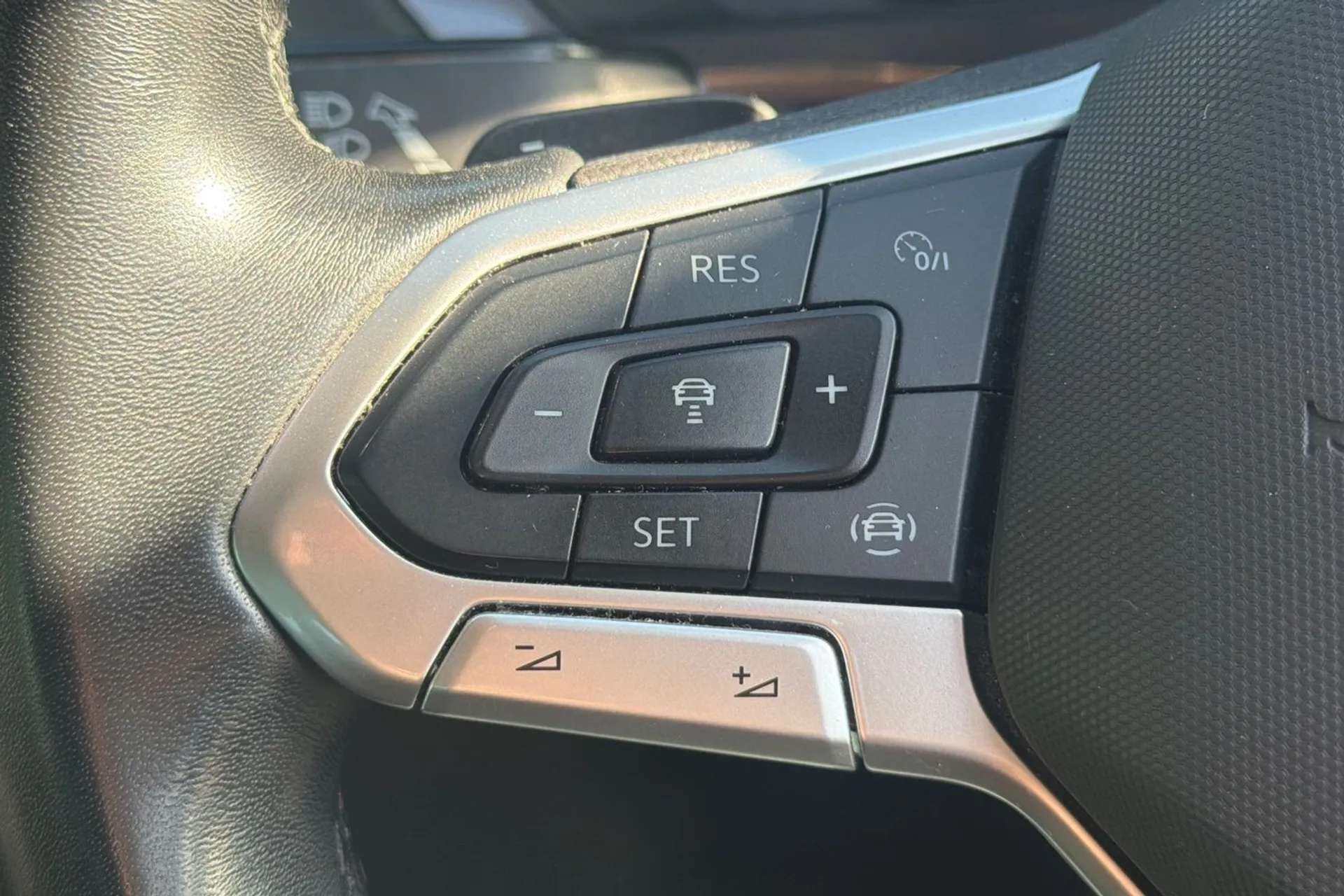 2023 VOLKSWAGEN TIGUAN 2023 VOLKSWAGEN TIGUAN