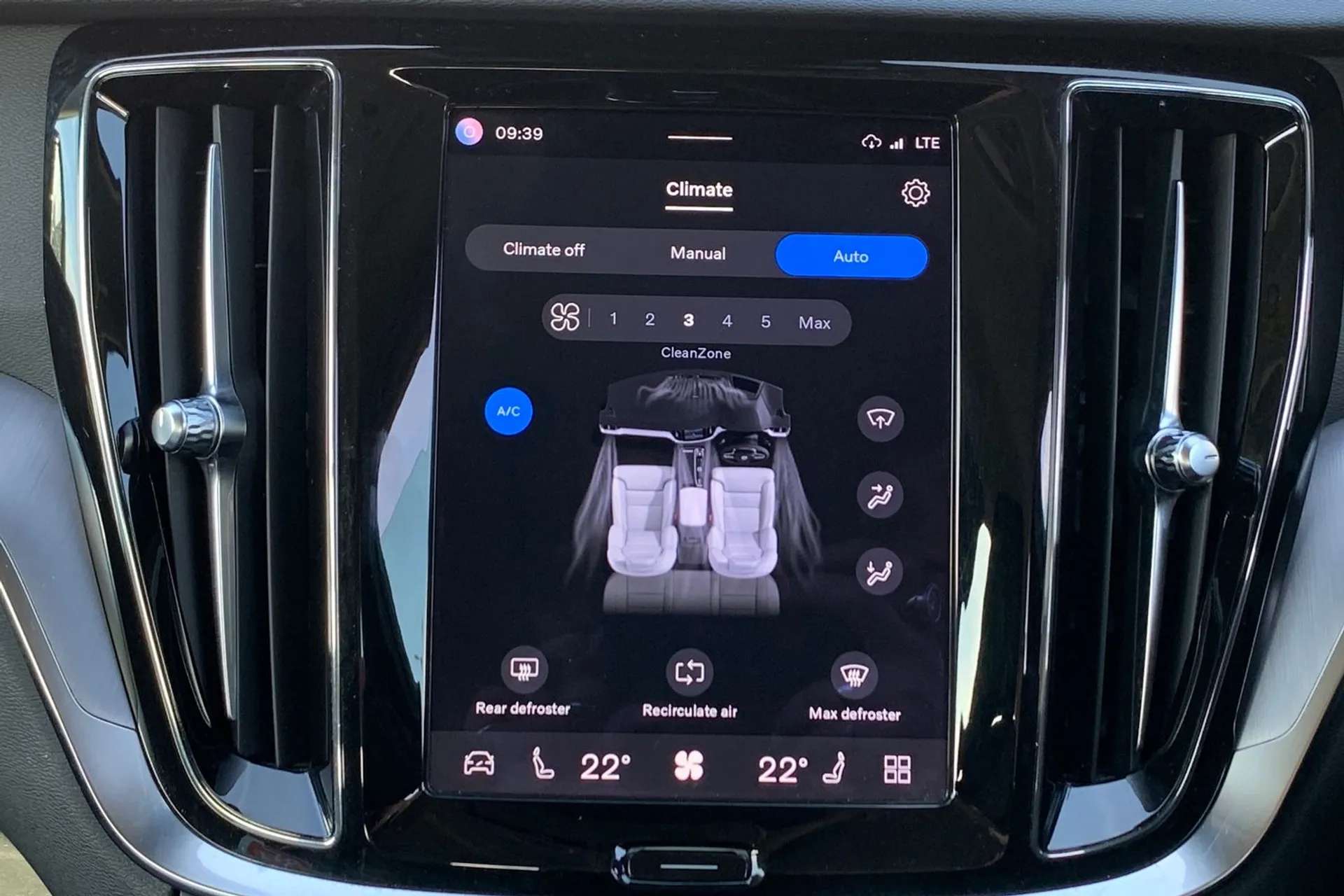 2023 VOLVO V60 2023 VOLVO V60