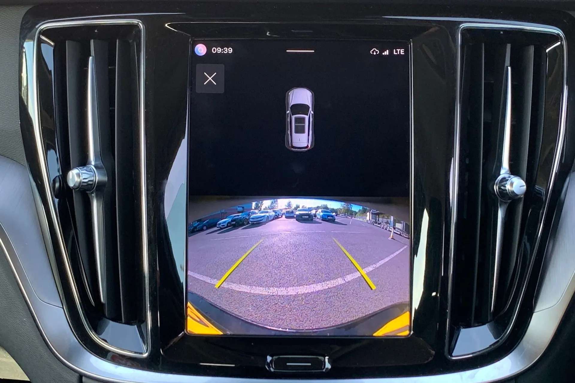 2023 VOLVO V60 2023 VOLVO V60