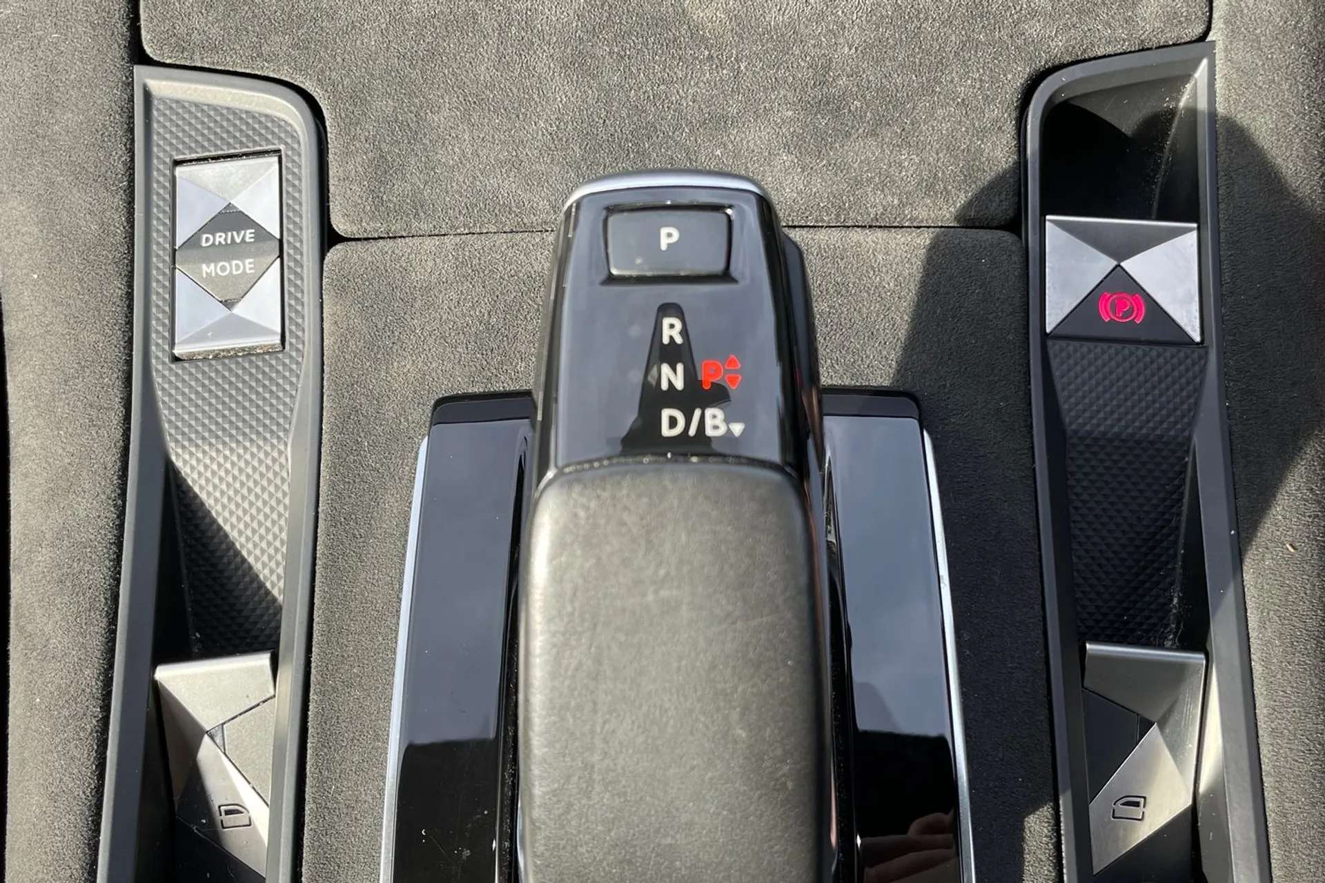 2020 DS DS7 CROSSBACK 2020 DS DS7 CROSSBACK