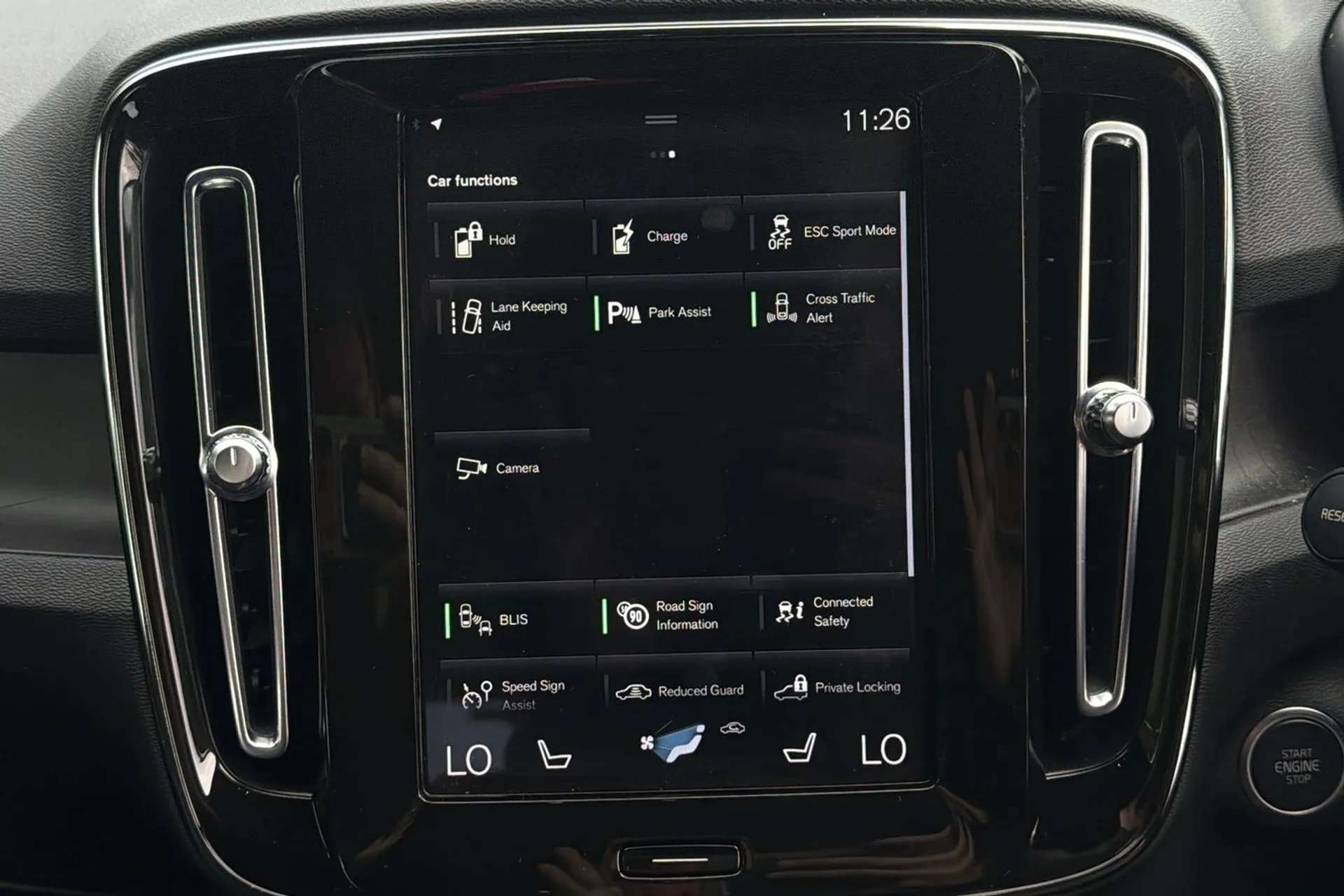 2022 VOLVO XC40 2022 VOLVO XC40