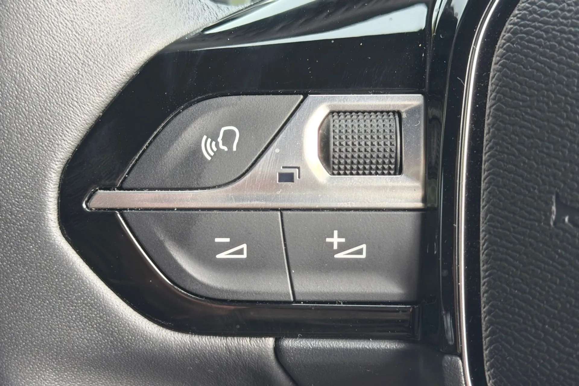 2025 PEUGEOT 2008 2025 PEUGEOT 2008