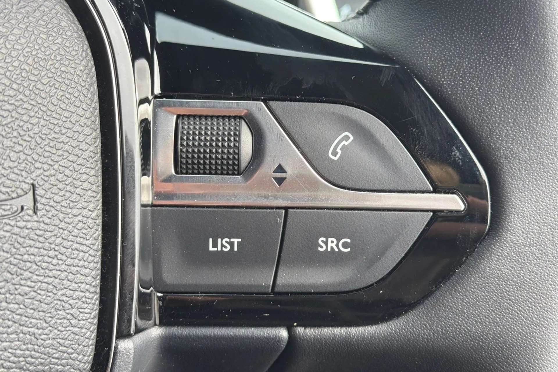 2025 PEUGEOT 2008 2025 PEUGEOT 2008