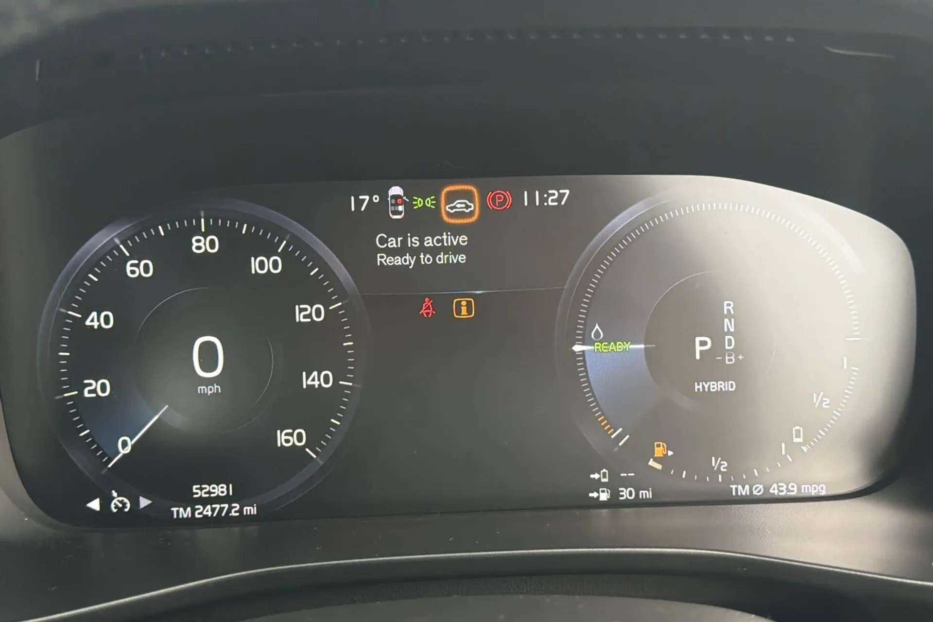 2022 VOLVO XC40 2022 VOLVO XC40
