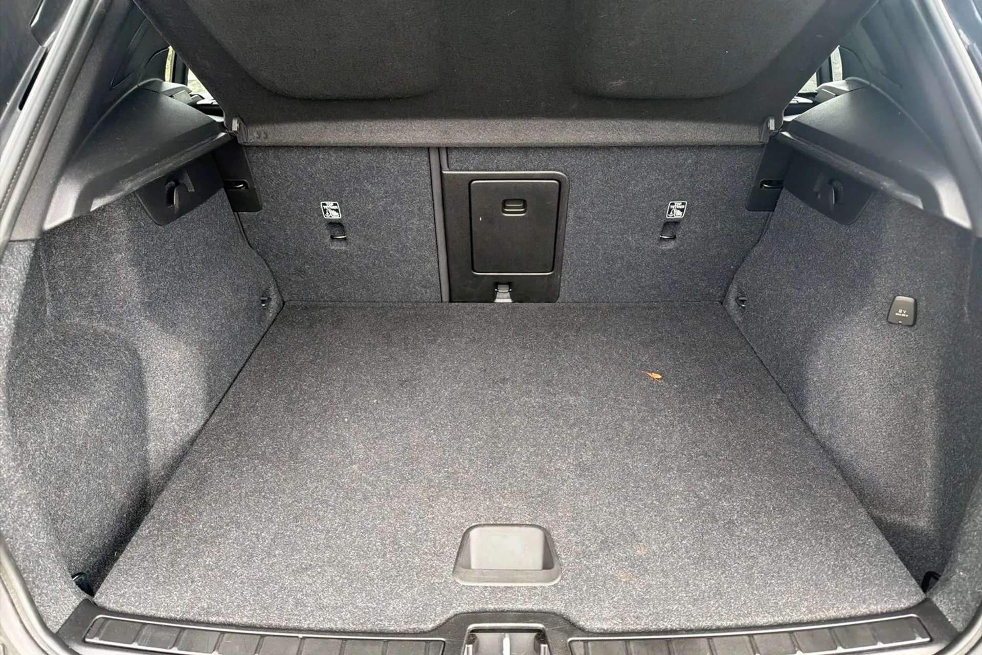 2022 VOLVO XC40 2022 VOLVO XC40