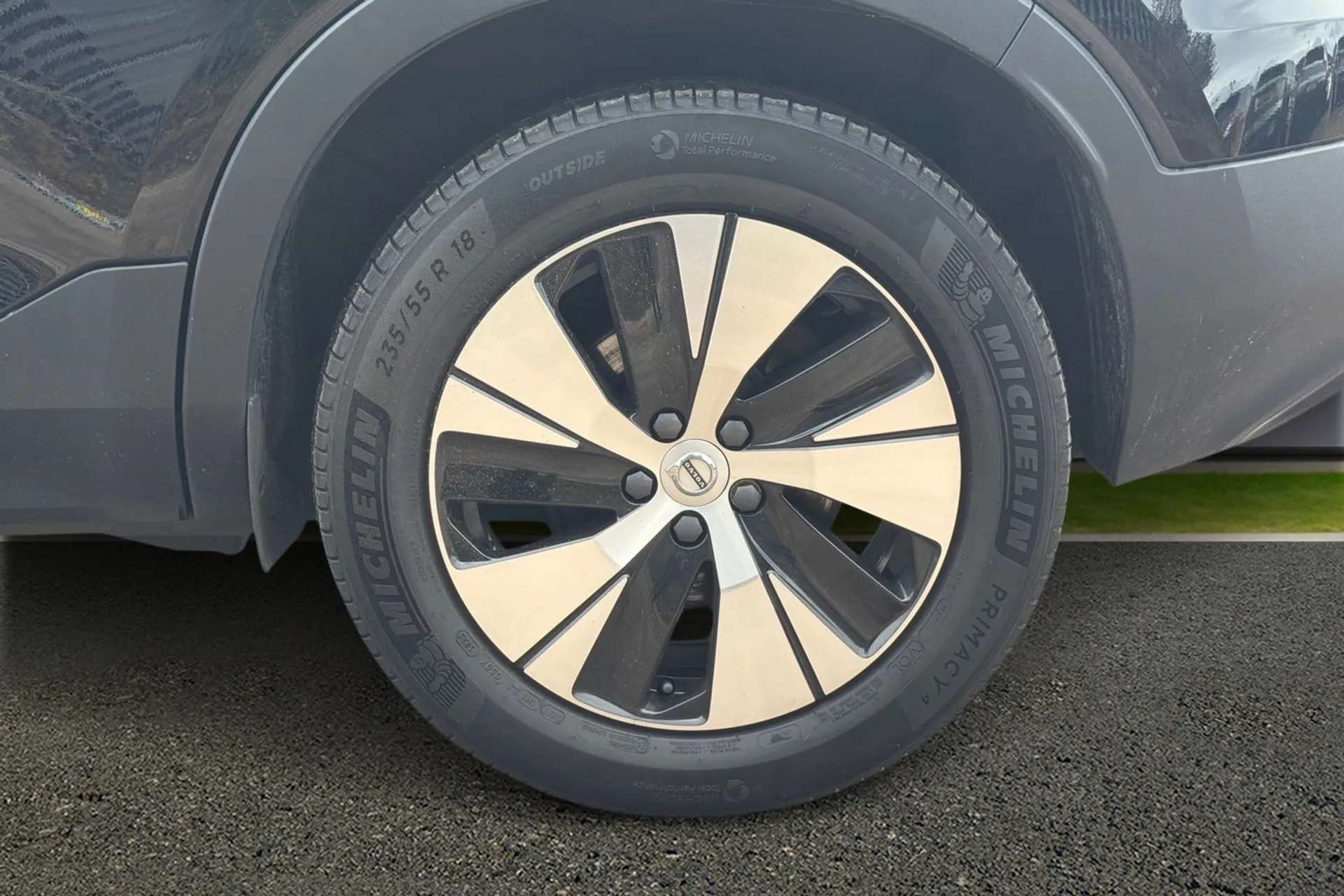 2022 VOLVO XC40 2022 VOLVO XC40