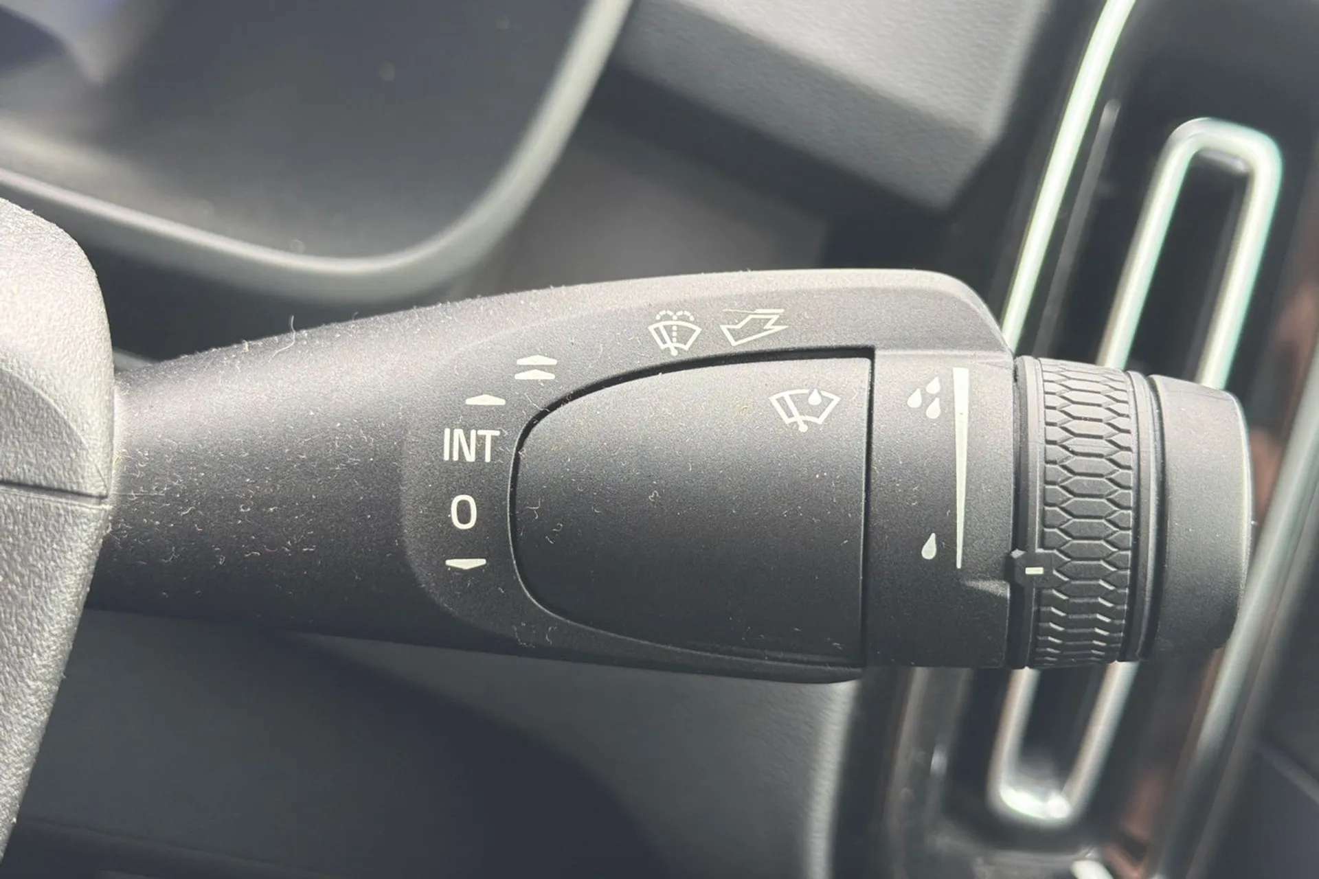 2023 VOLVO C40 2023 VOLVO C40
