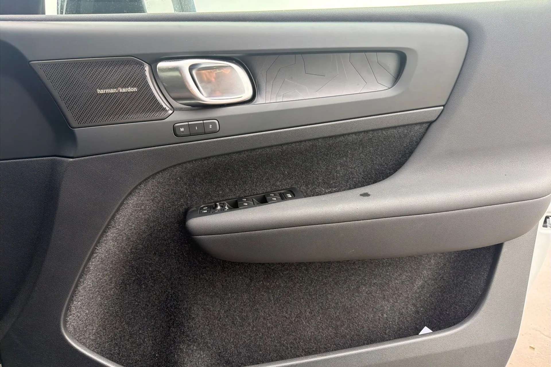 2023 VOLVO C40 2023 VOLVO C40