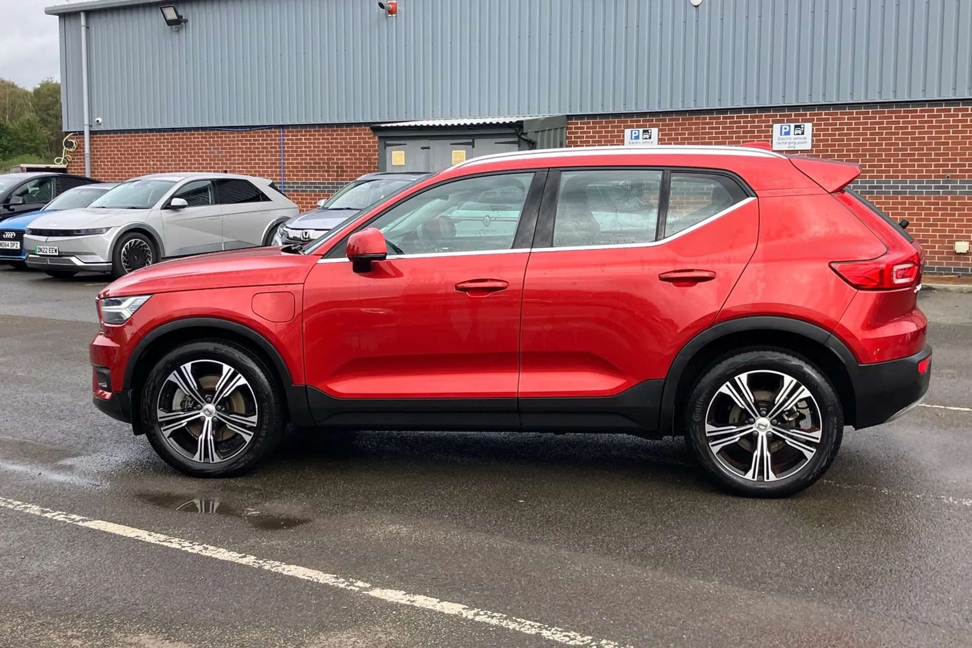 2021 VOLVO XC40 2021 VOLVO XC40