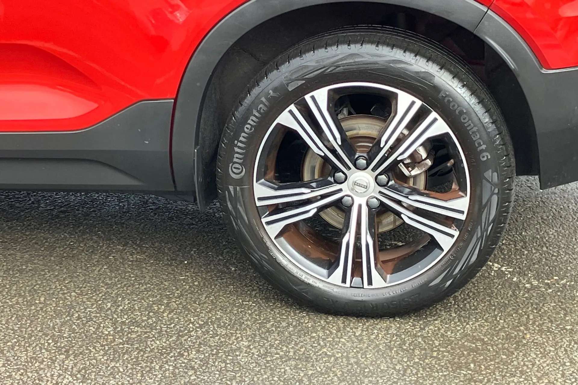 2021 VOLVO XC40 2021 VOLVO XC40