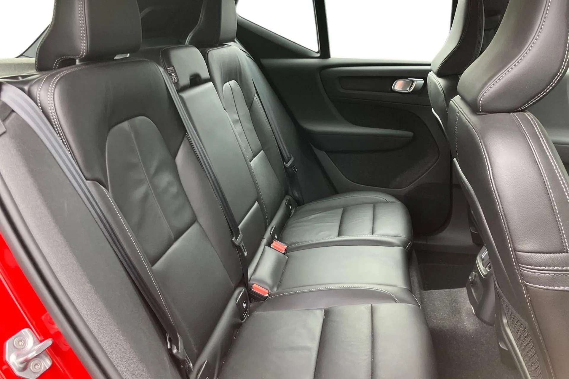 2021 VOLVO XC40 2021 VOLVO XC40