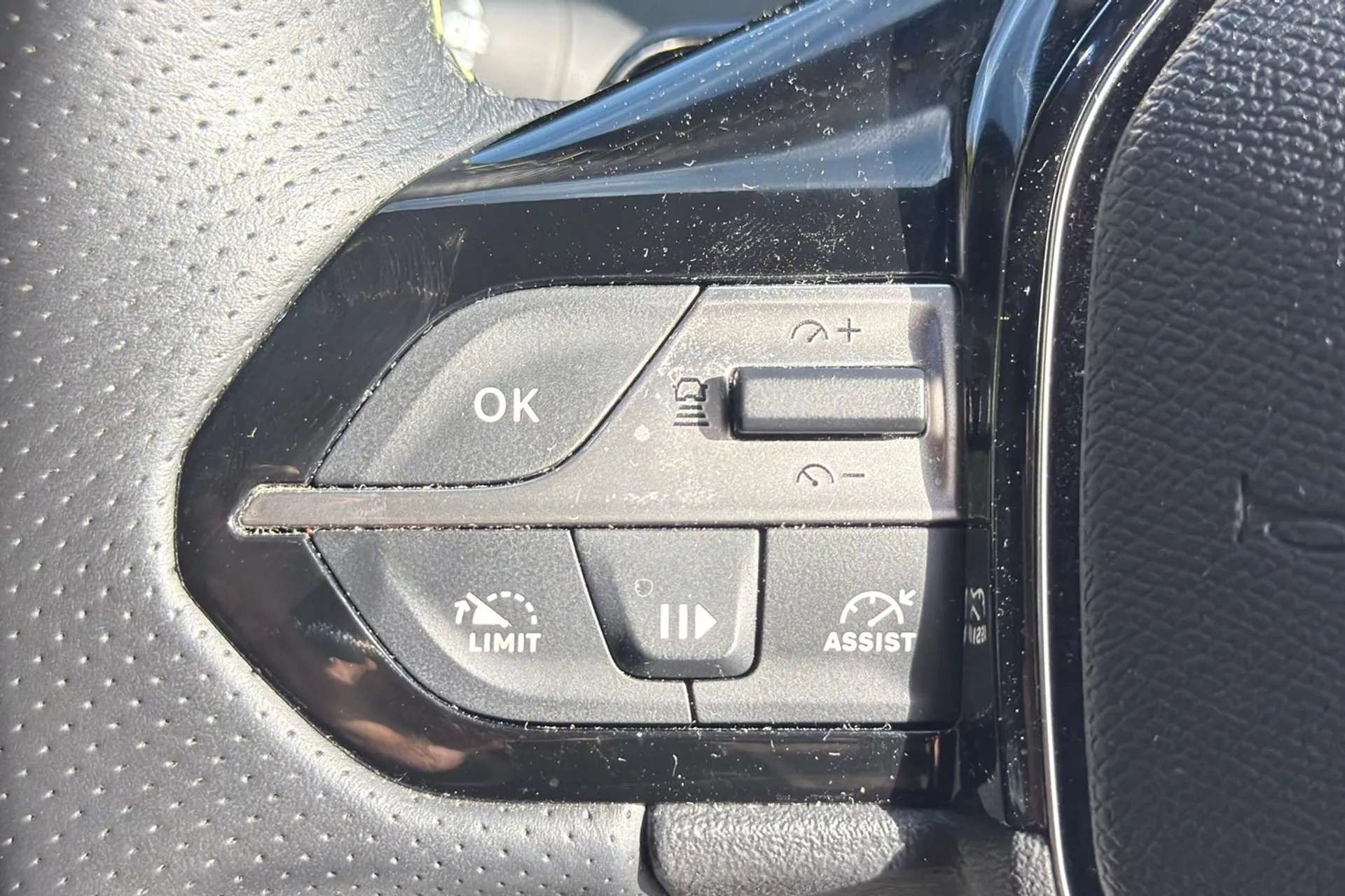 2024 PEUGEOT 408 2024 PEUGEOT 408