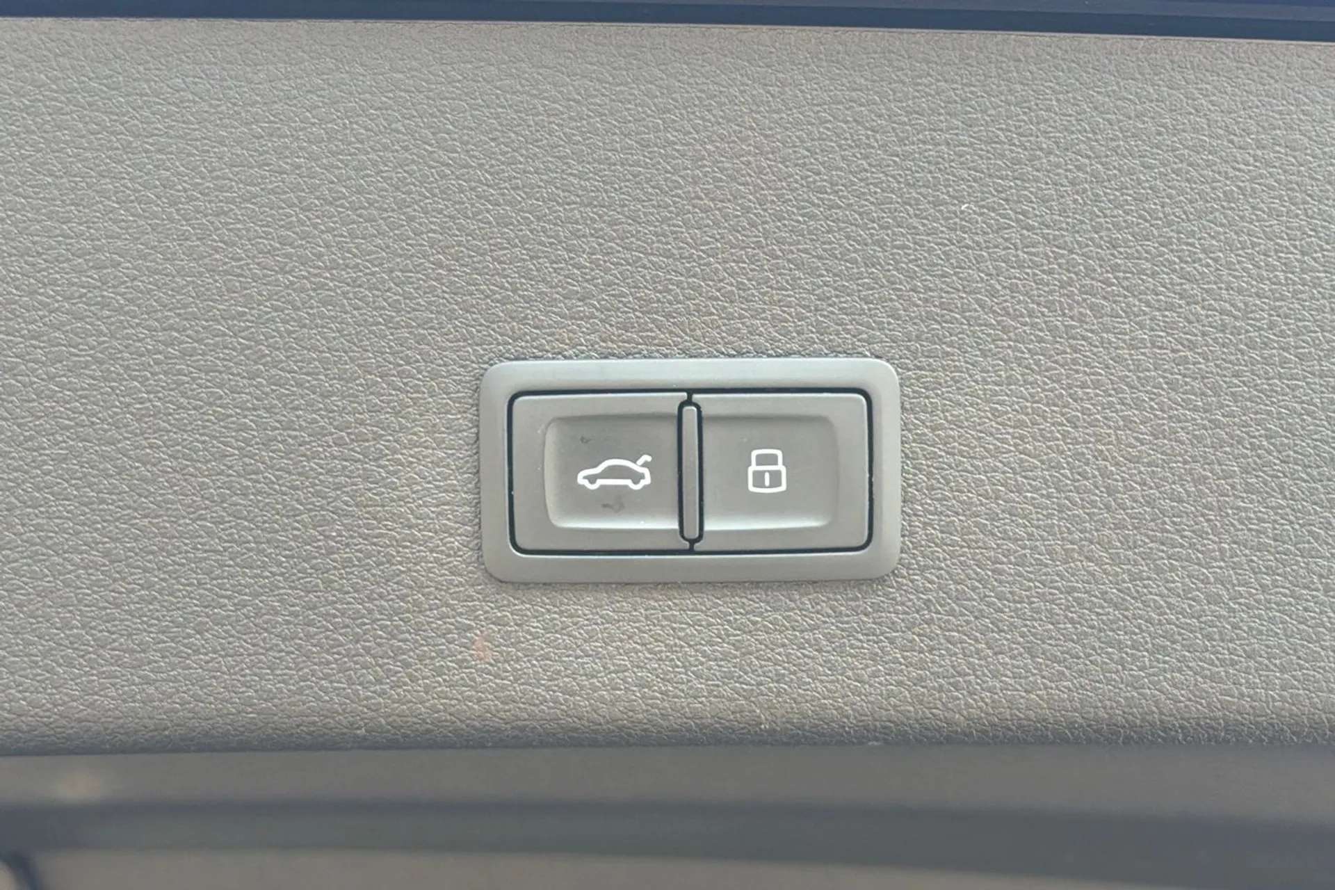 2021 AUDI E-TRON 2021 AUDI E-TRON