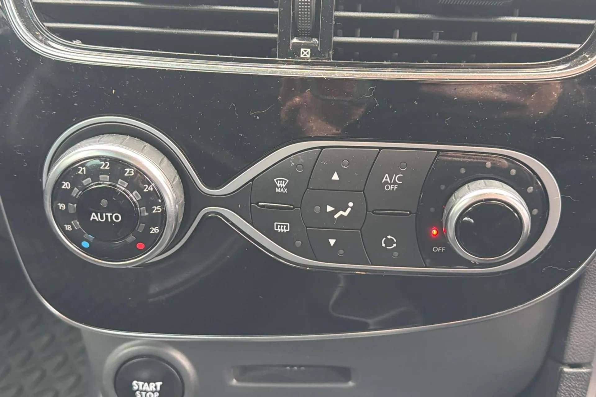 2019 RENAULT CLIO 2019 RENAULT CLIO