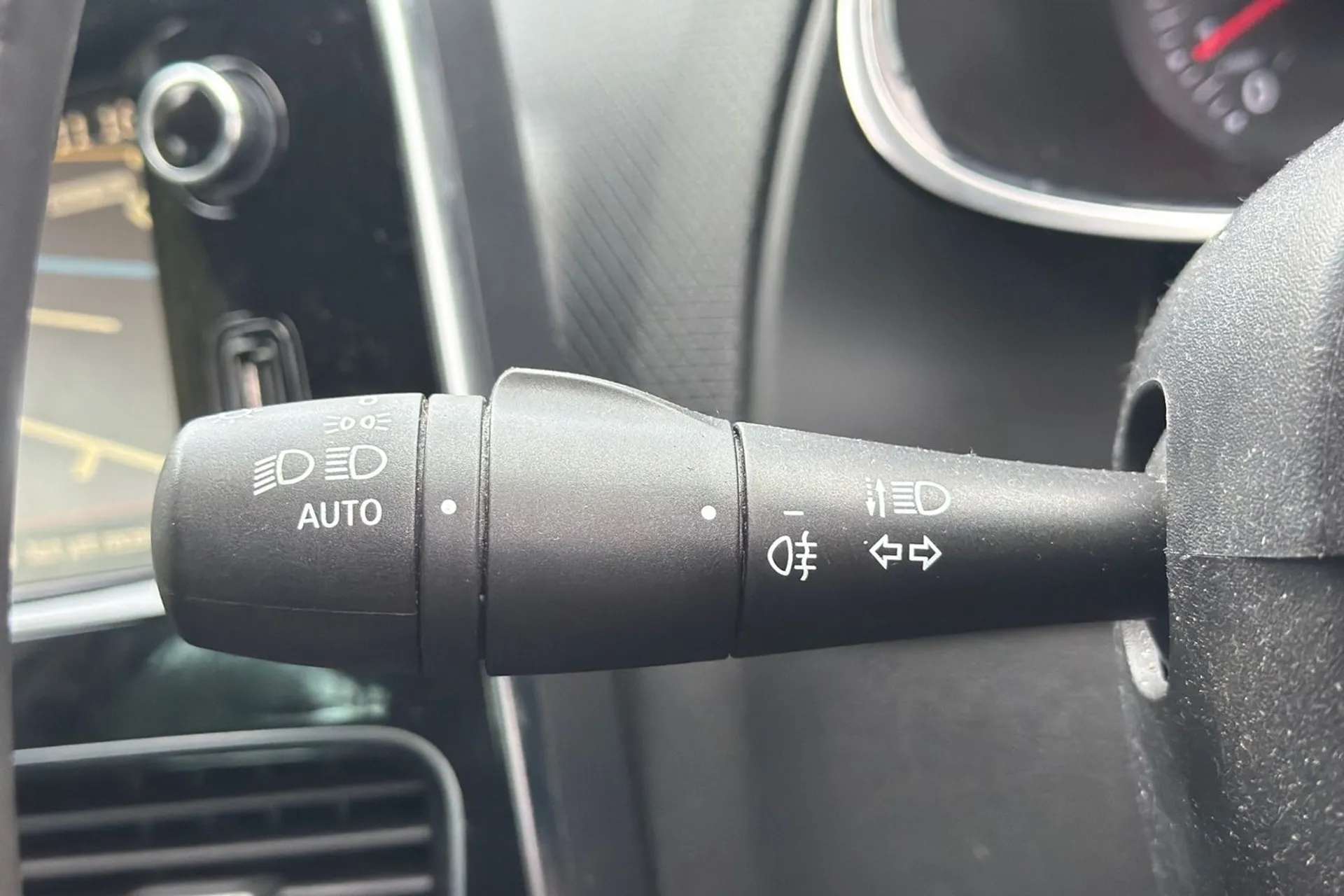 2019 RENAULT CLIO 2019 RENAULT CLIO