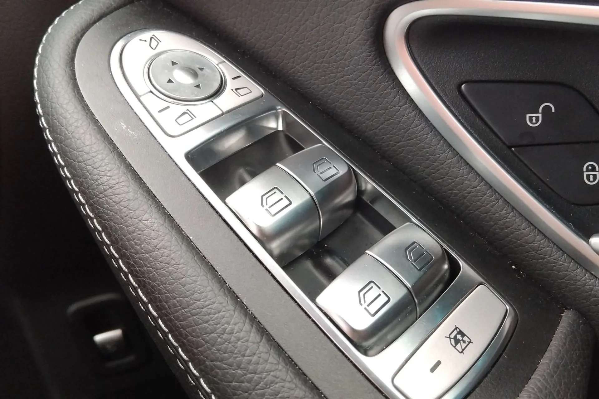 2023 MERCEDES-BENZ EQC 2023 MERCEDES-BENZ EQC