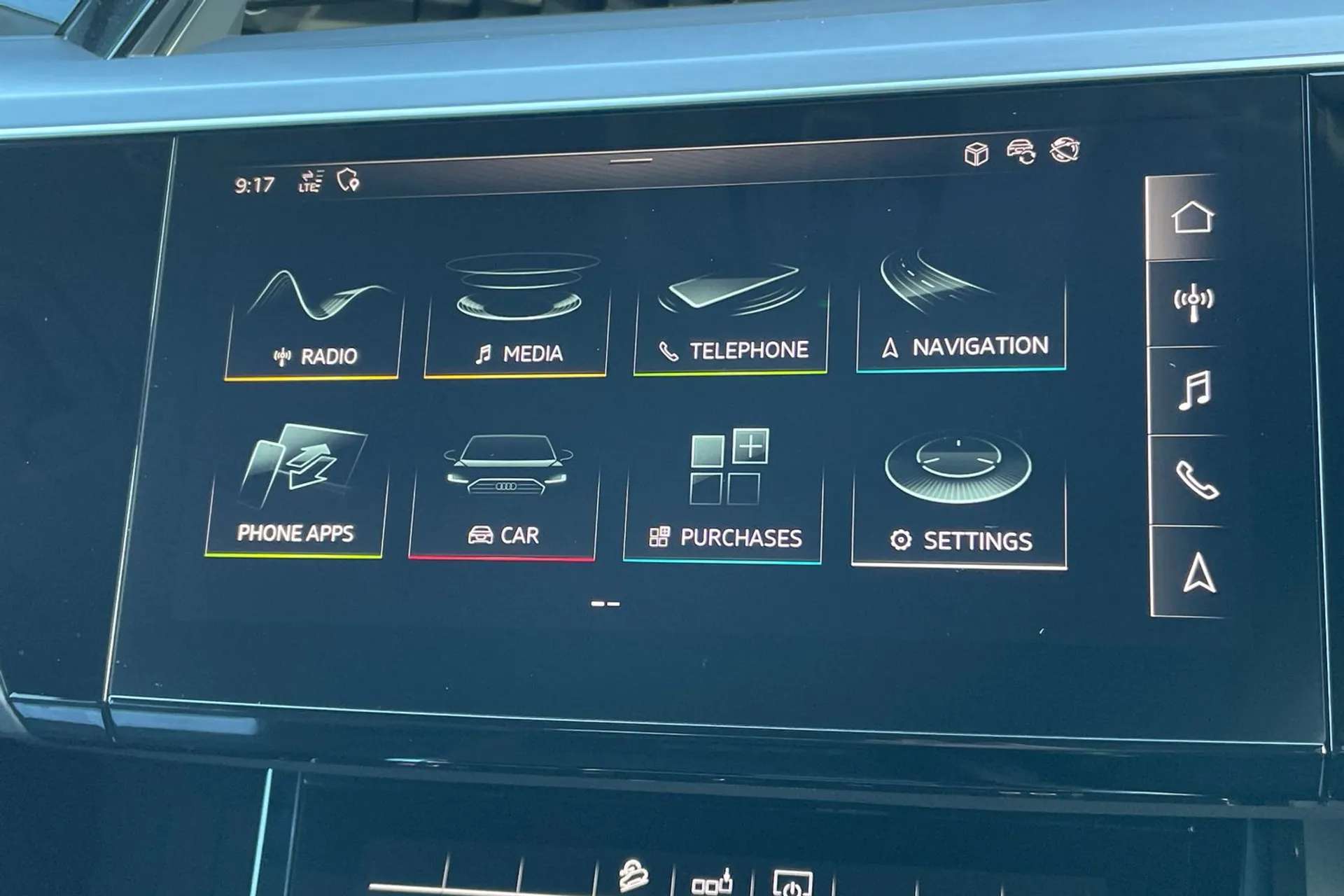 2021 AUDI E-TRON 2021 AUDI E-TRON