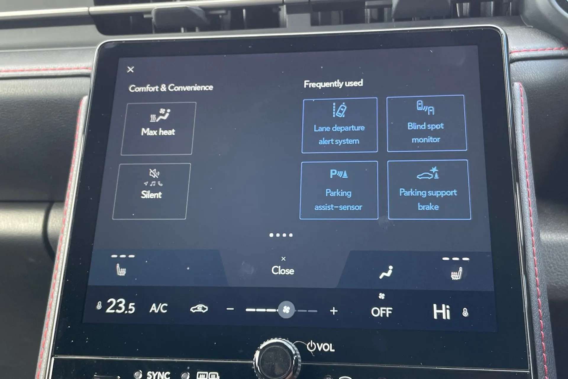 2024 LEXUS LBX 2024 LEXUS LBX