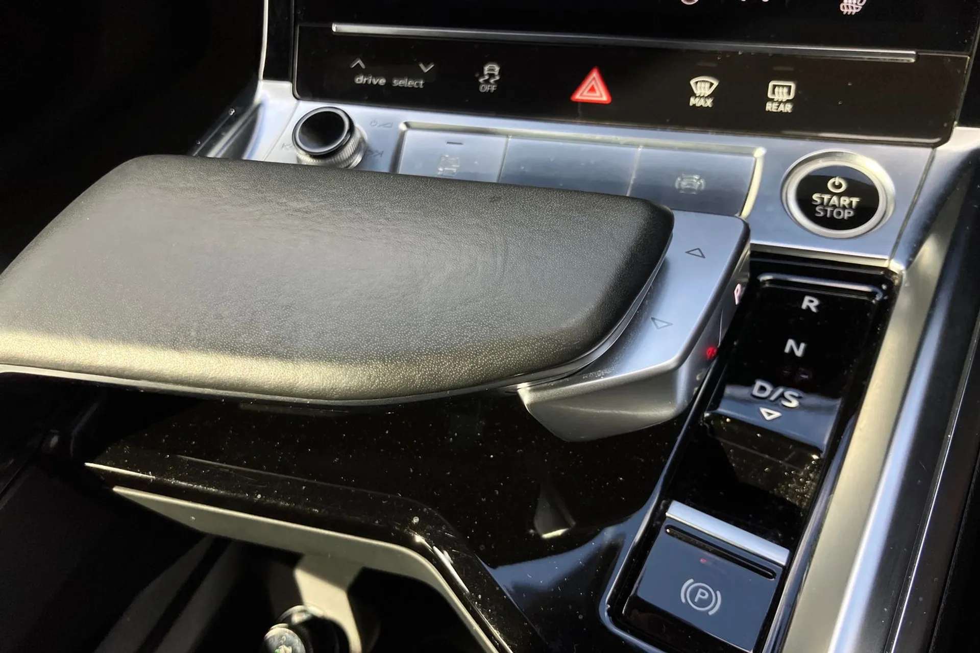 2021 AUDI E-TRON 2021 AUDI E-TRON