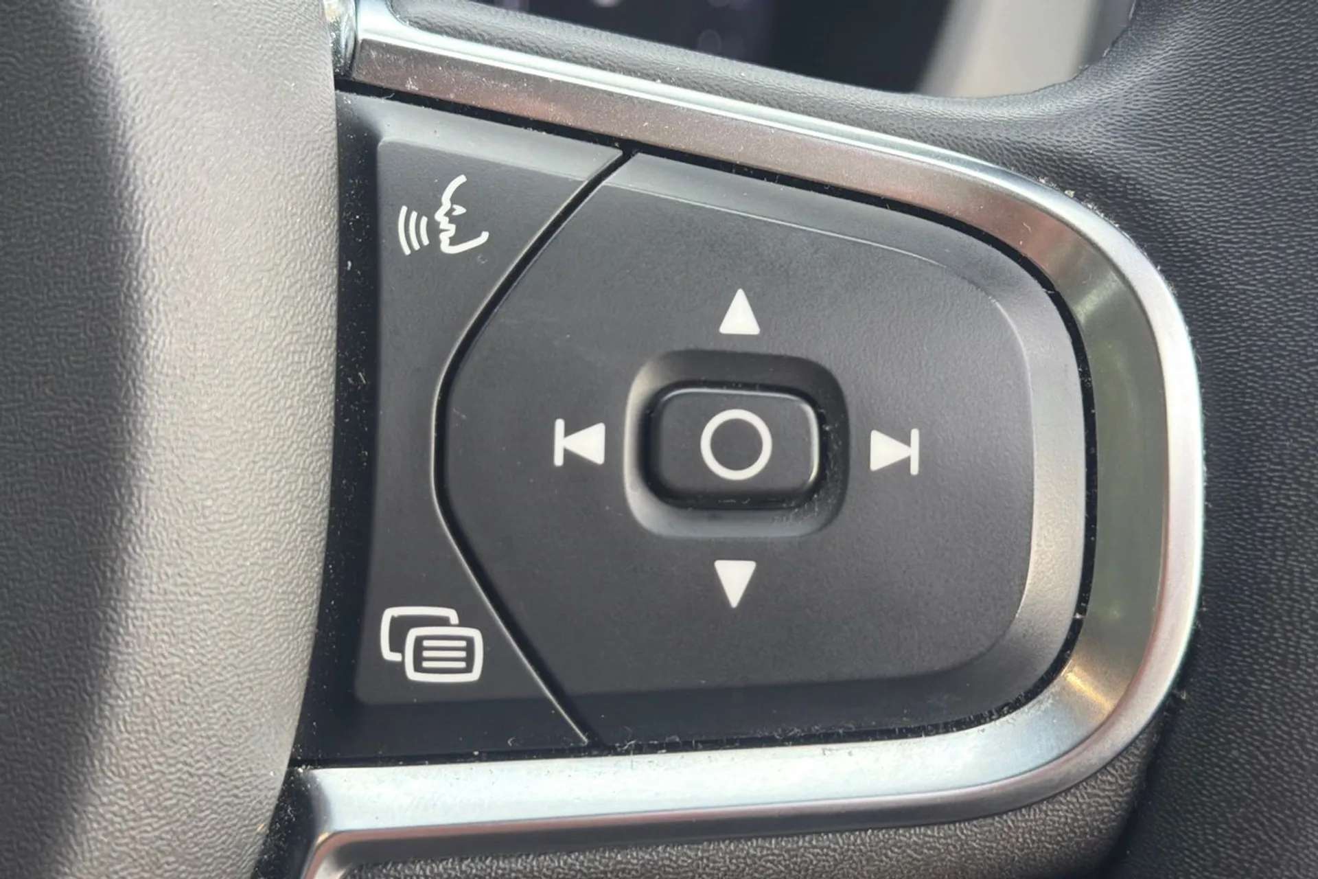 2023 VOLVO XC60 2023 VOLVO XC60