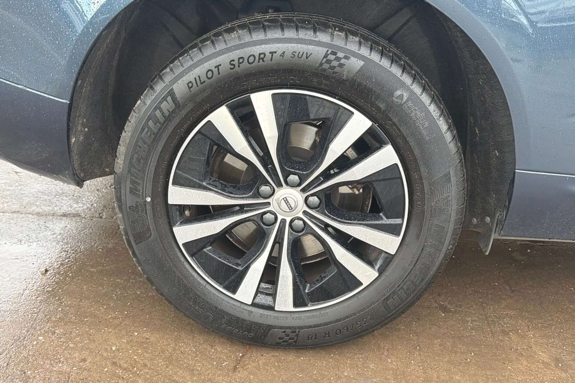 2023 VOLVO XC60 2023 VOLVO XC60