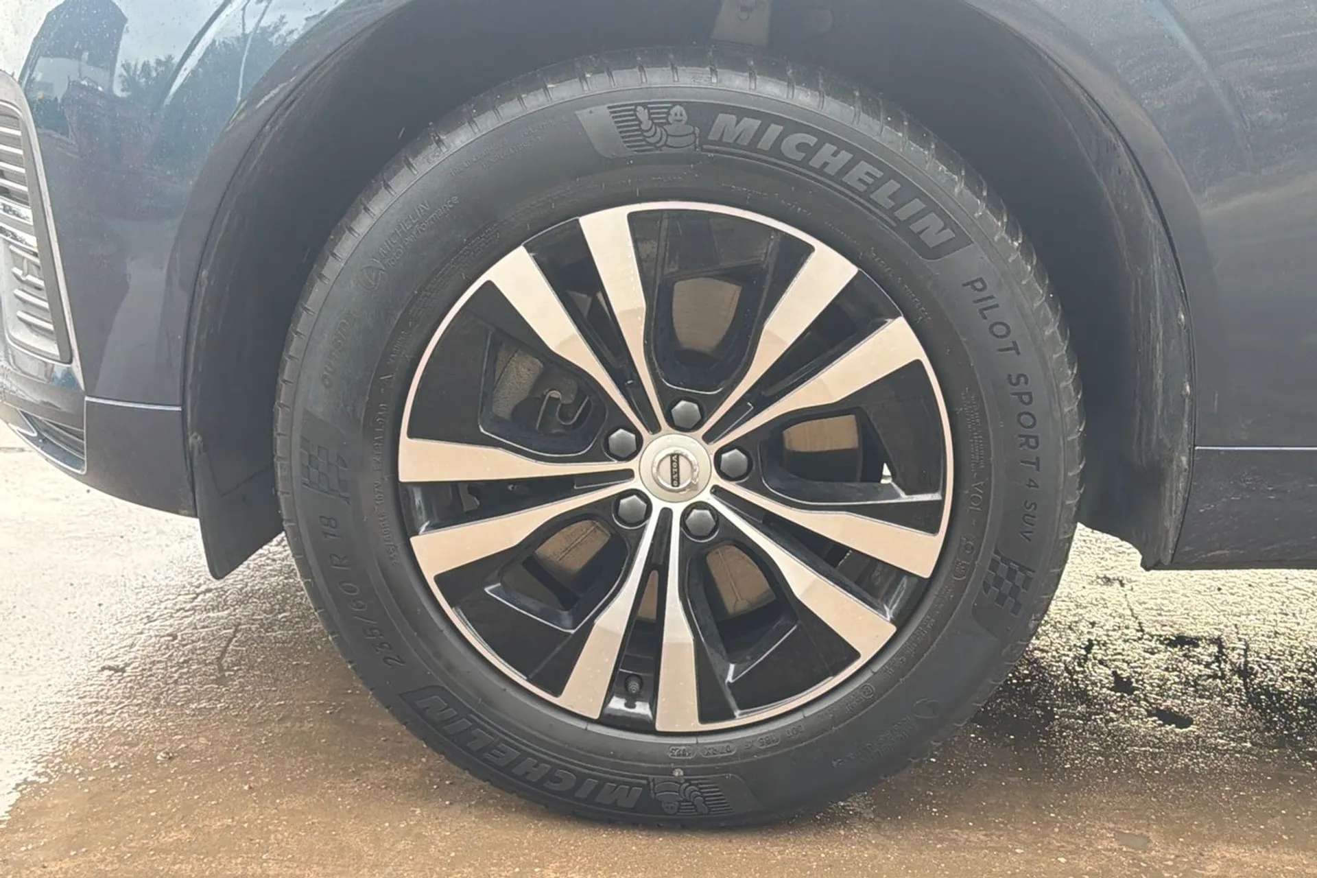 2023 VOLVO XC60 2023 VOLVO XC60