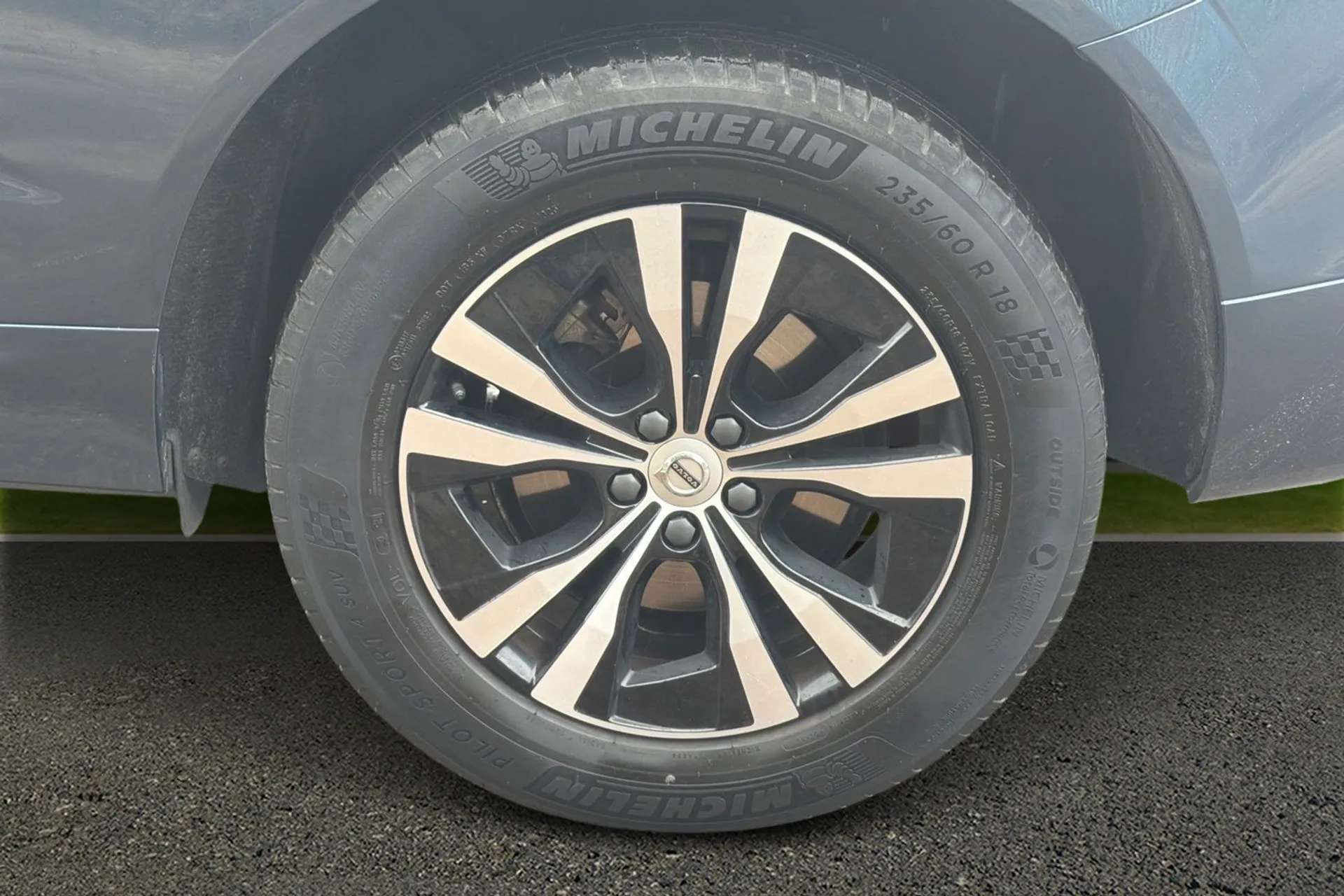 2023 VOLVO XC60 2023 VOLVO XC60