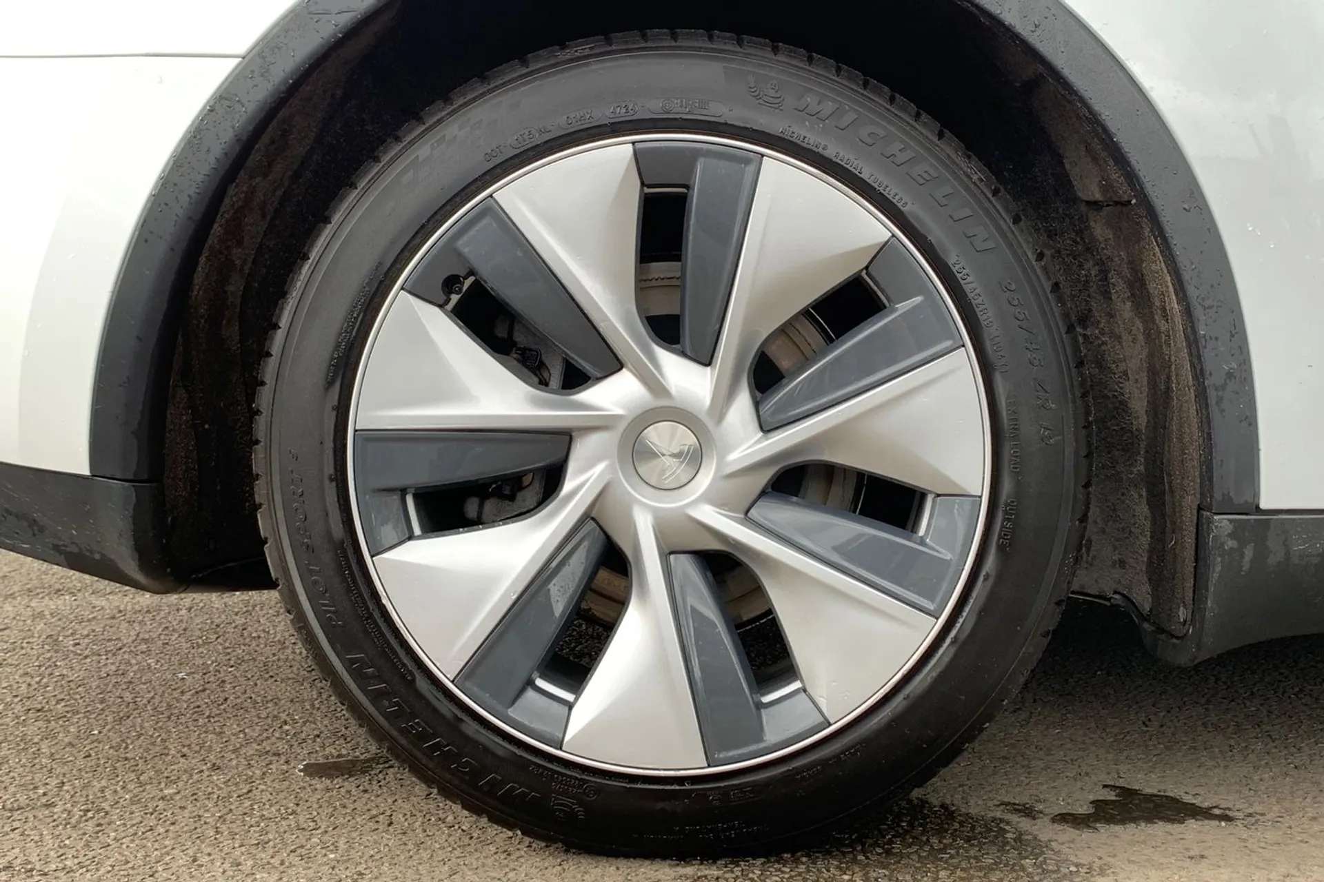 2024 TESLA MODEL Y 2024 TESLA MODEL Y