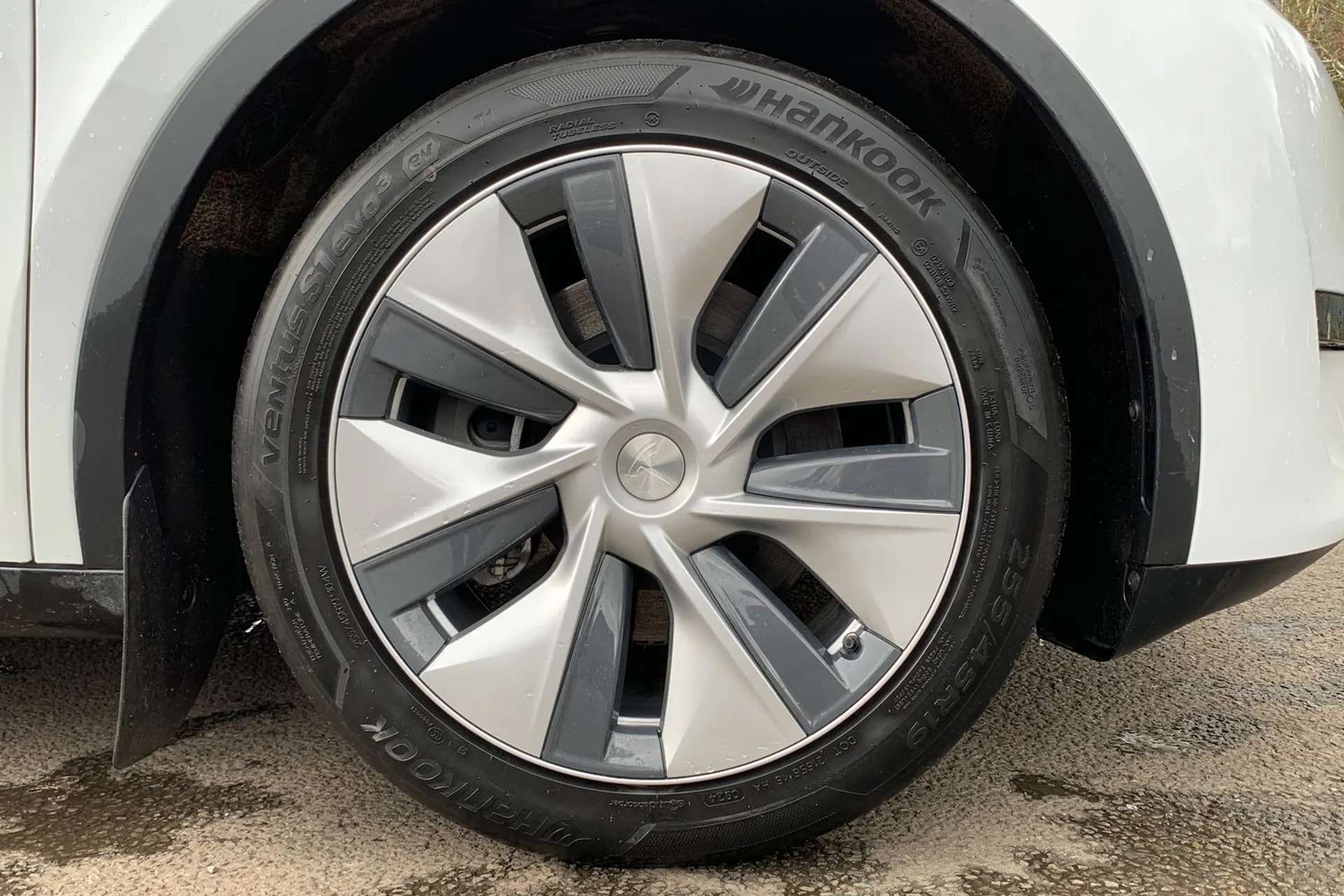 2024 TESLA MODEL Y 2024 TESLA MODEL Y