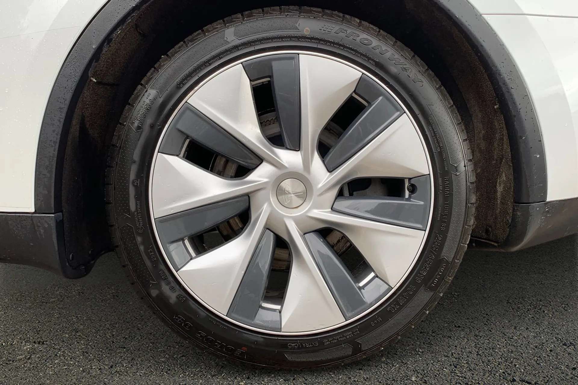 2024 TESLA MODEL Y 2024 TESLA MODEL Y