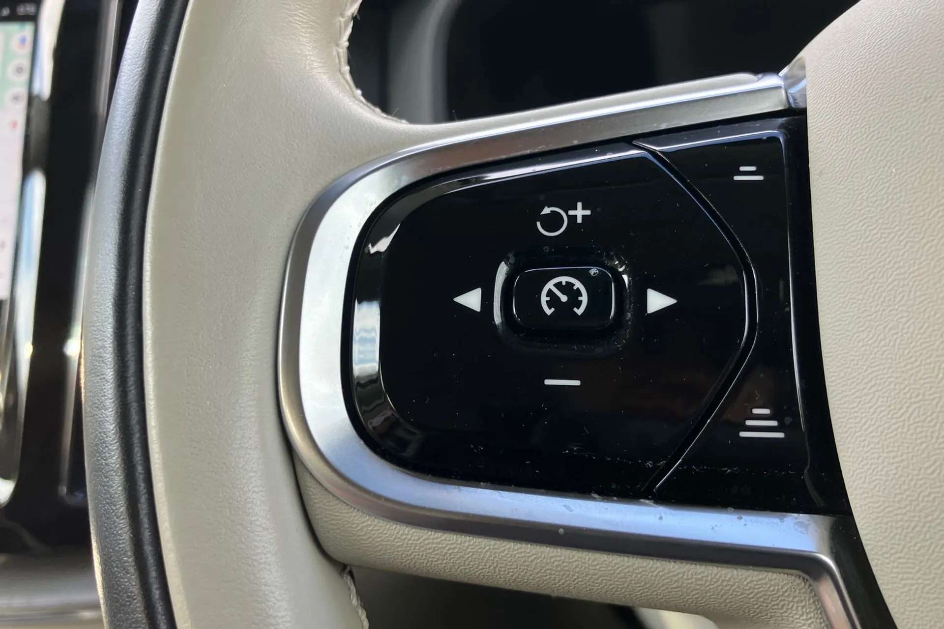 2023 VOLVO XC60 2023 VOLVO XC60