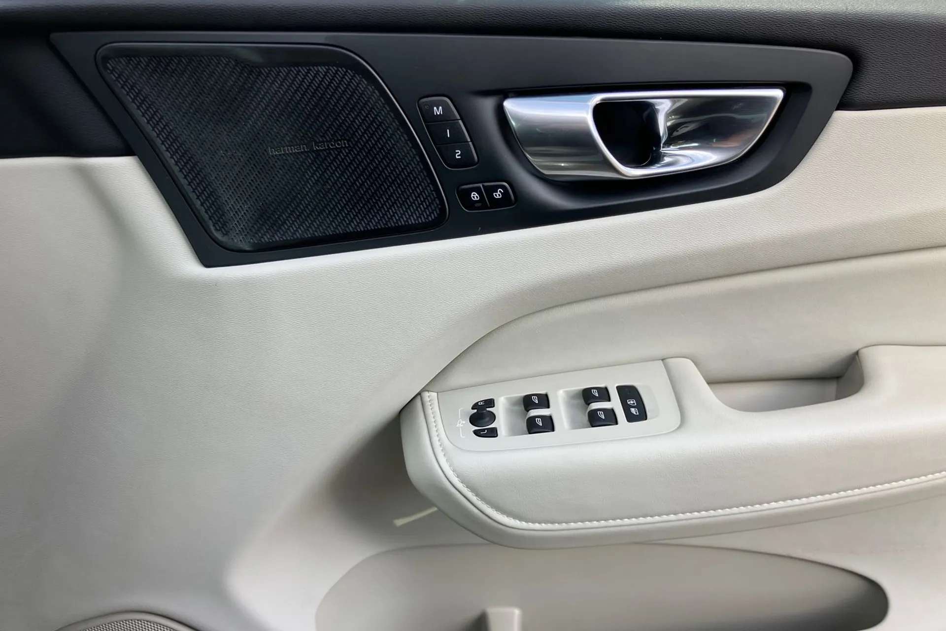 2023 VOLVO XC60 2023 VOLVO XC60
