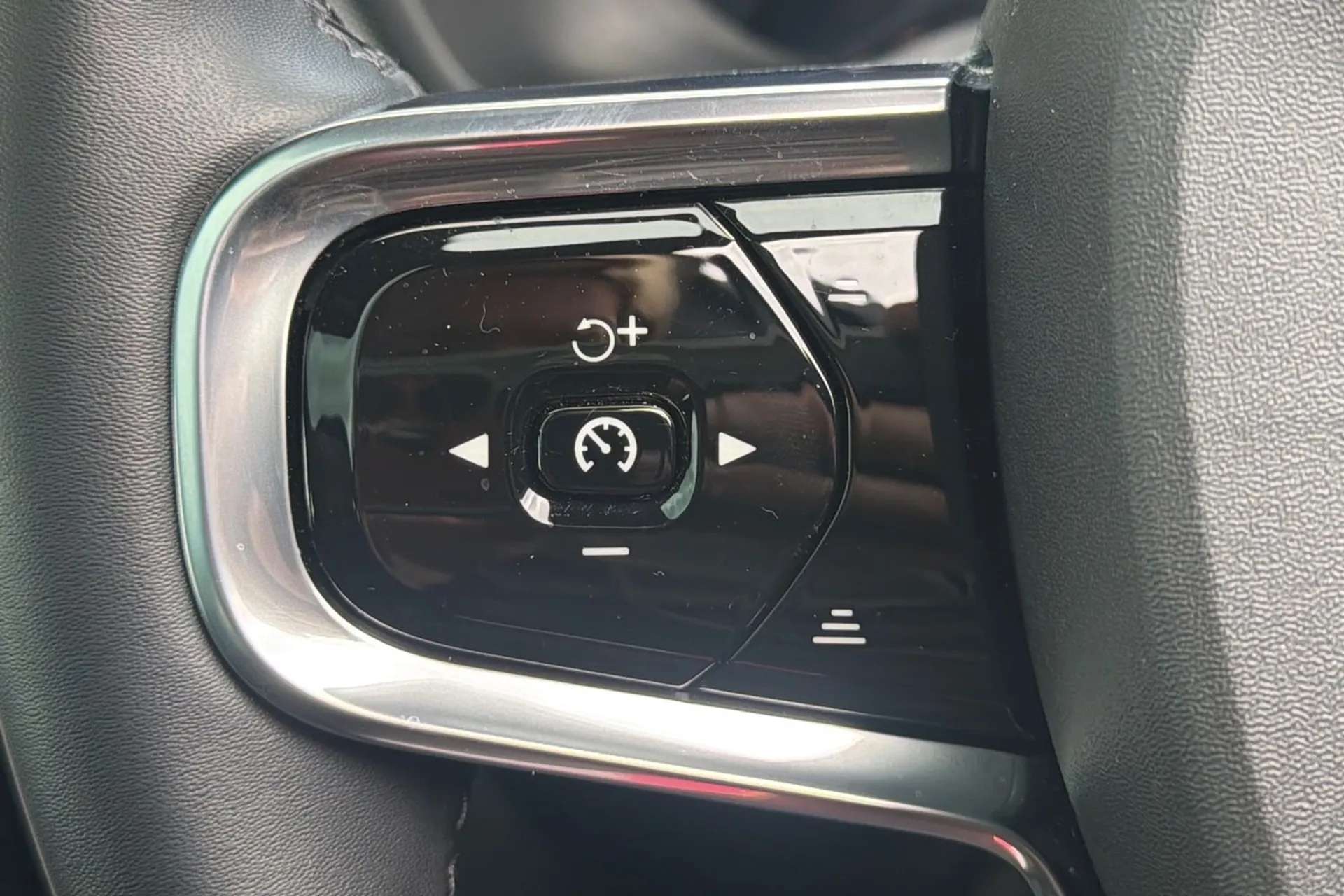 2025 POLESTAR 2 2025 POLESTAR 2