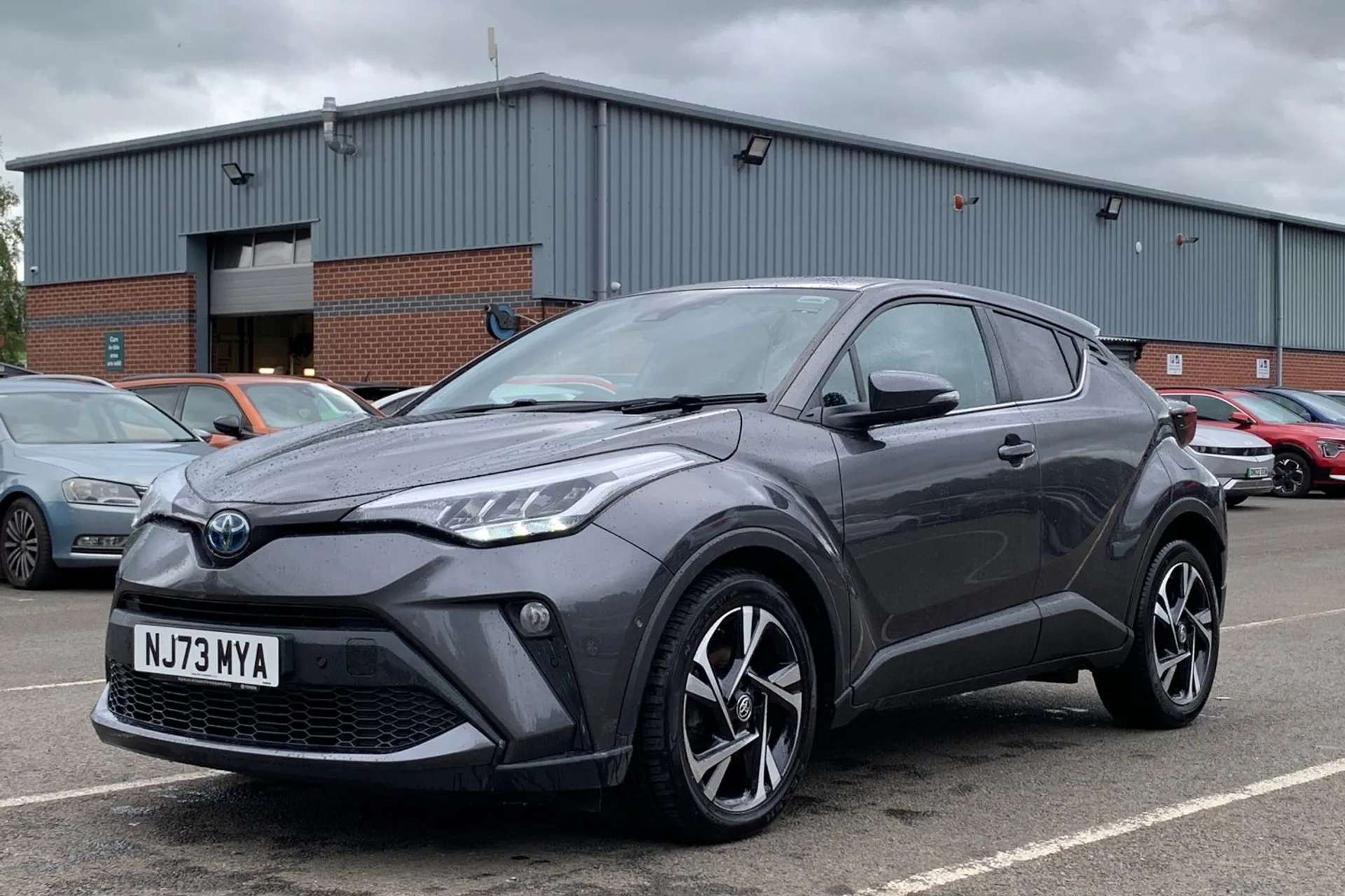 2023 TOYOTA C-HR 2023 TOYOTA C-HR