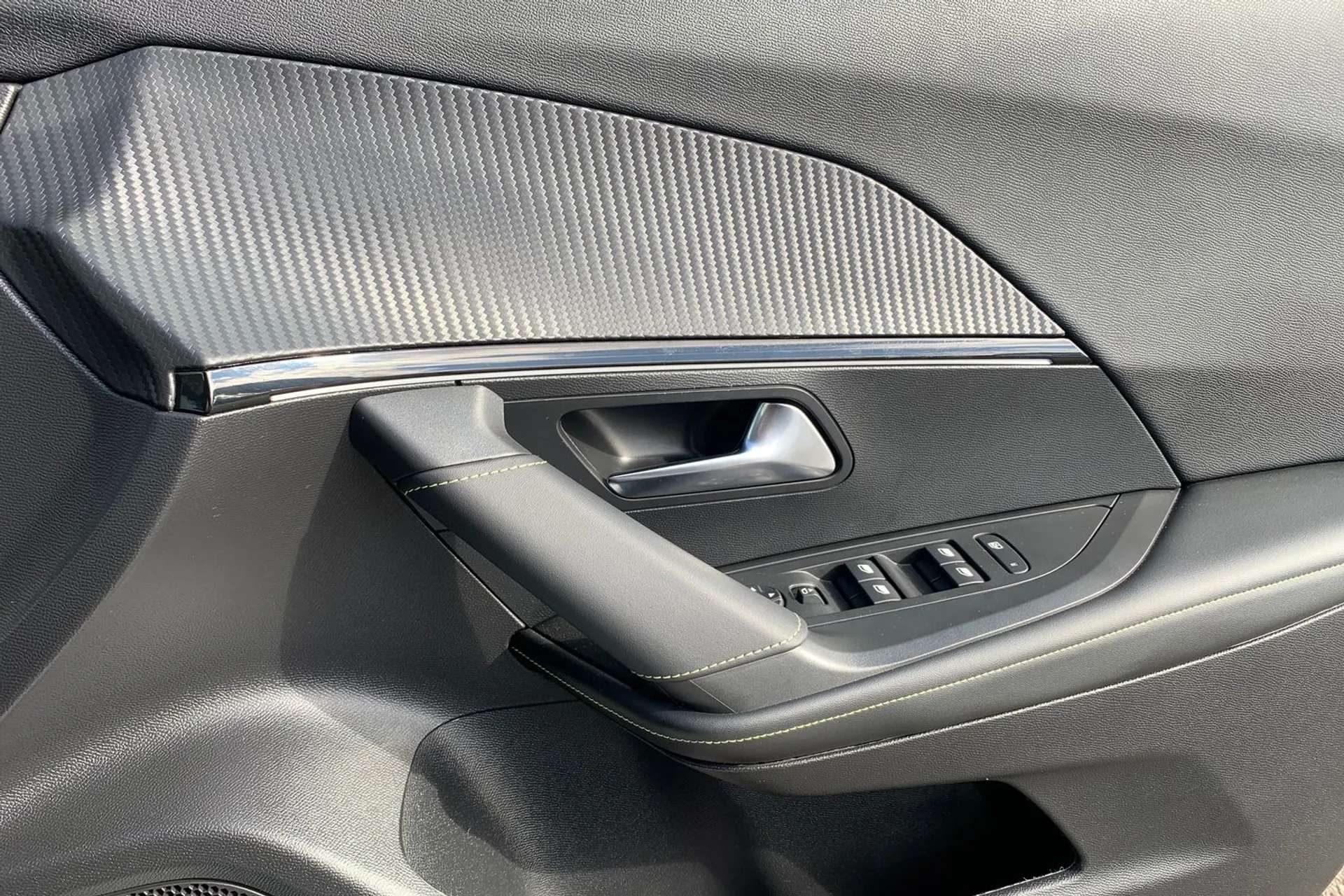 2024 PEUGEOT 2008 2024 PEUGEOT 2008